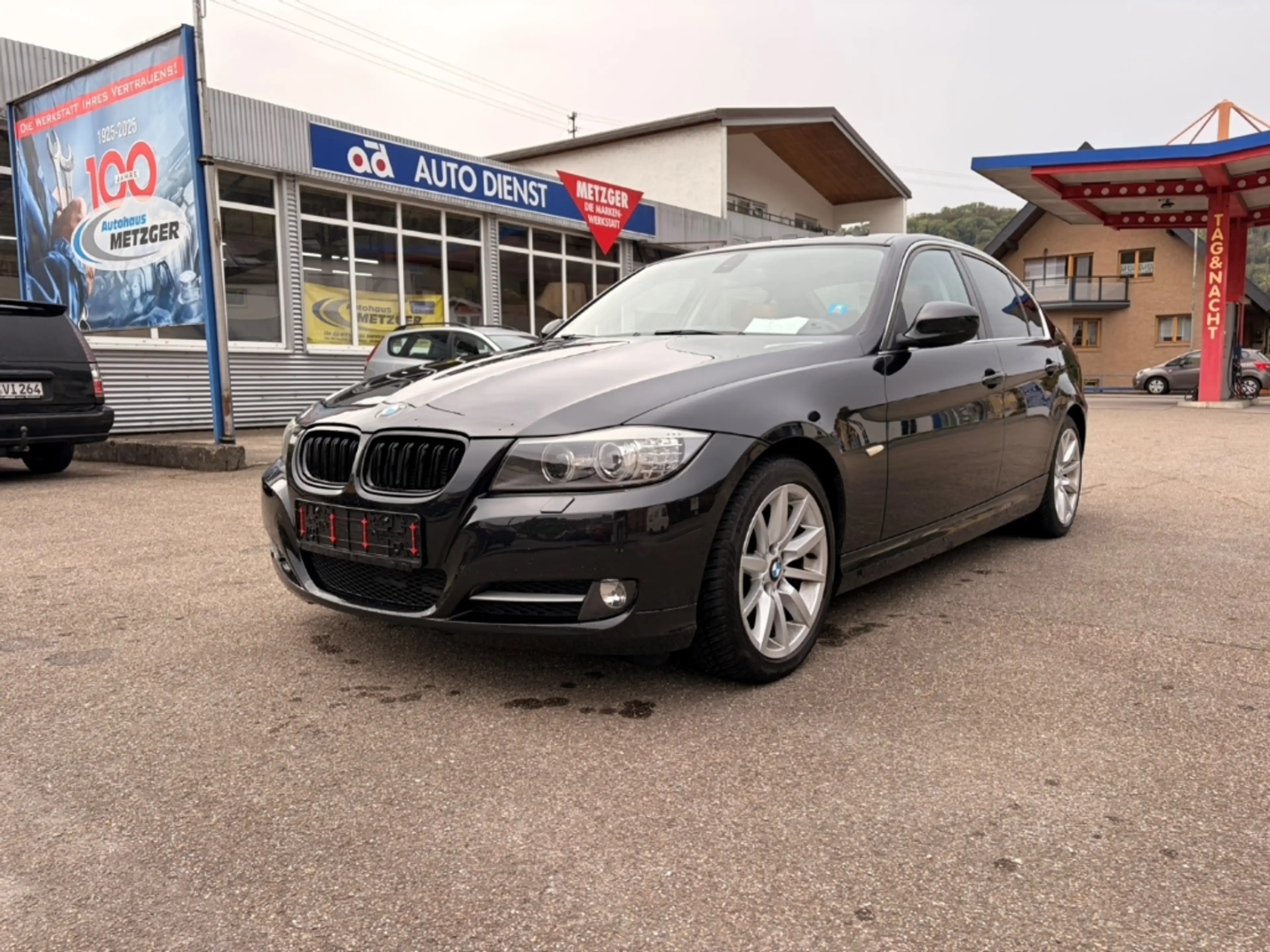 BMW 325 325i +Leder +Automatik +Facelift +Einparksensoren — photo 6