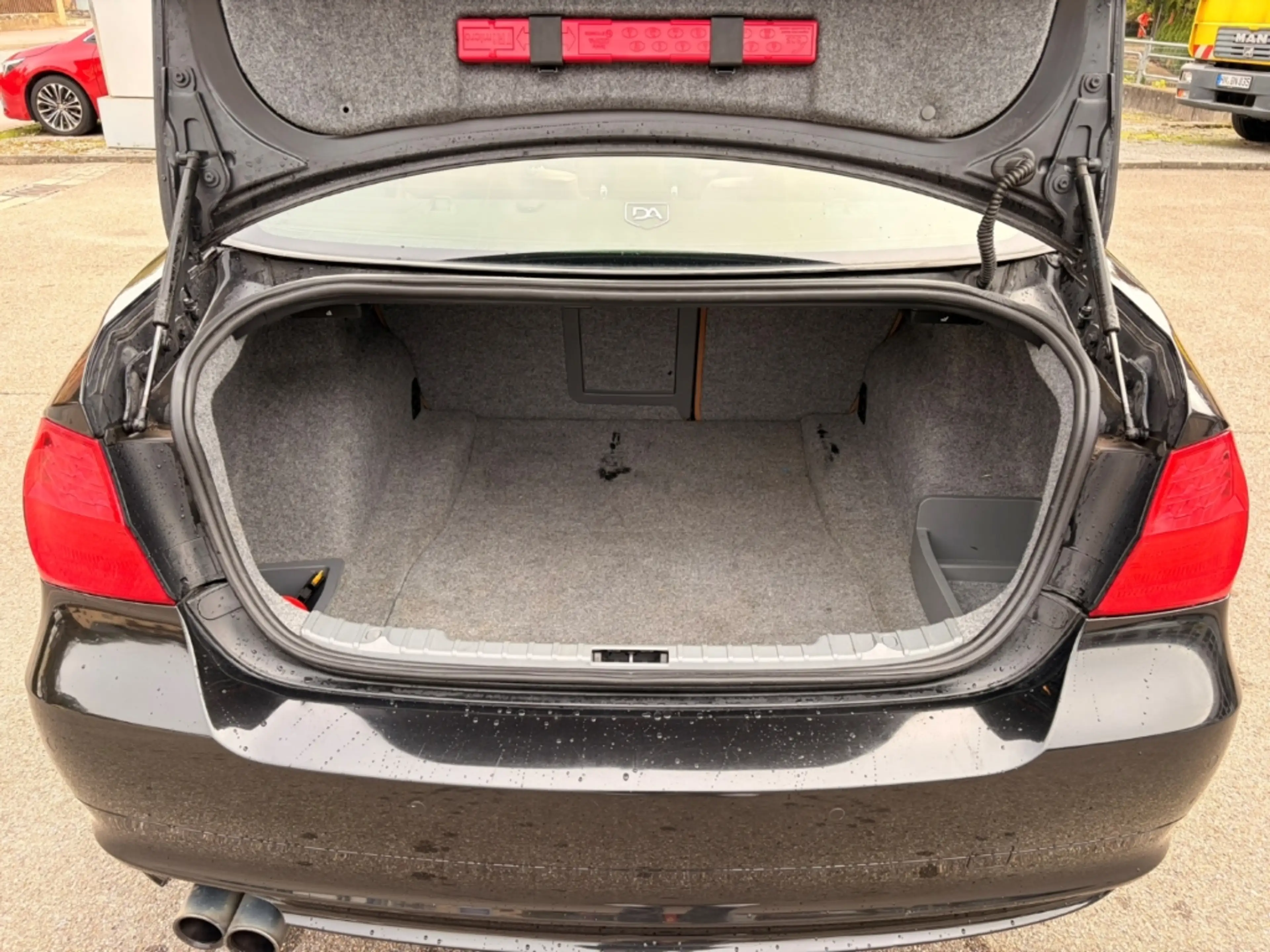 BMW 325 325i +Leder +Automatik +Facelift +Einparksensoren — photo 17