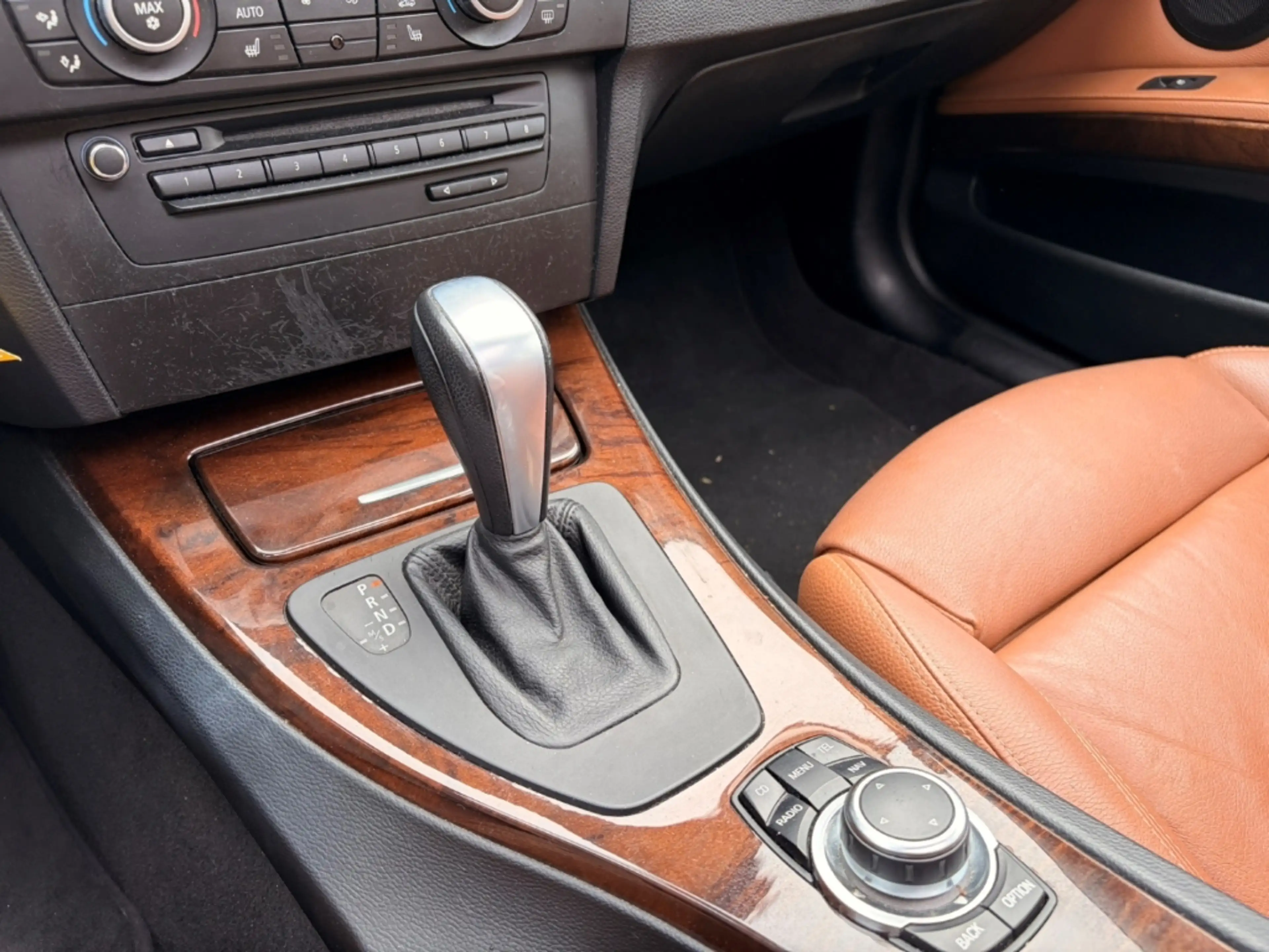 BMW 325 325i +Leder +Automatik +Facelift +Einparksensoren — photo 11