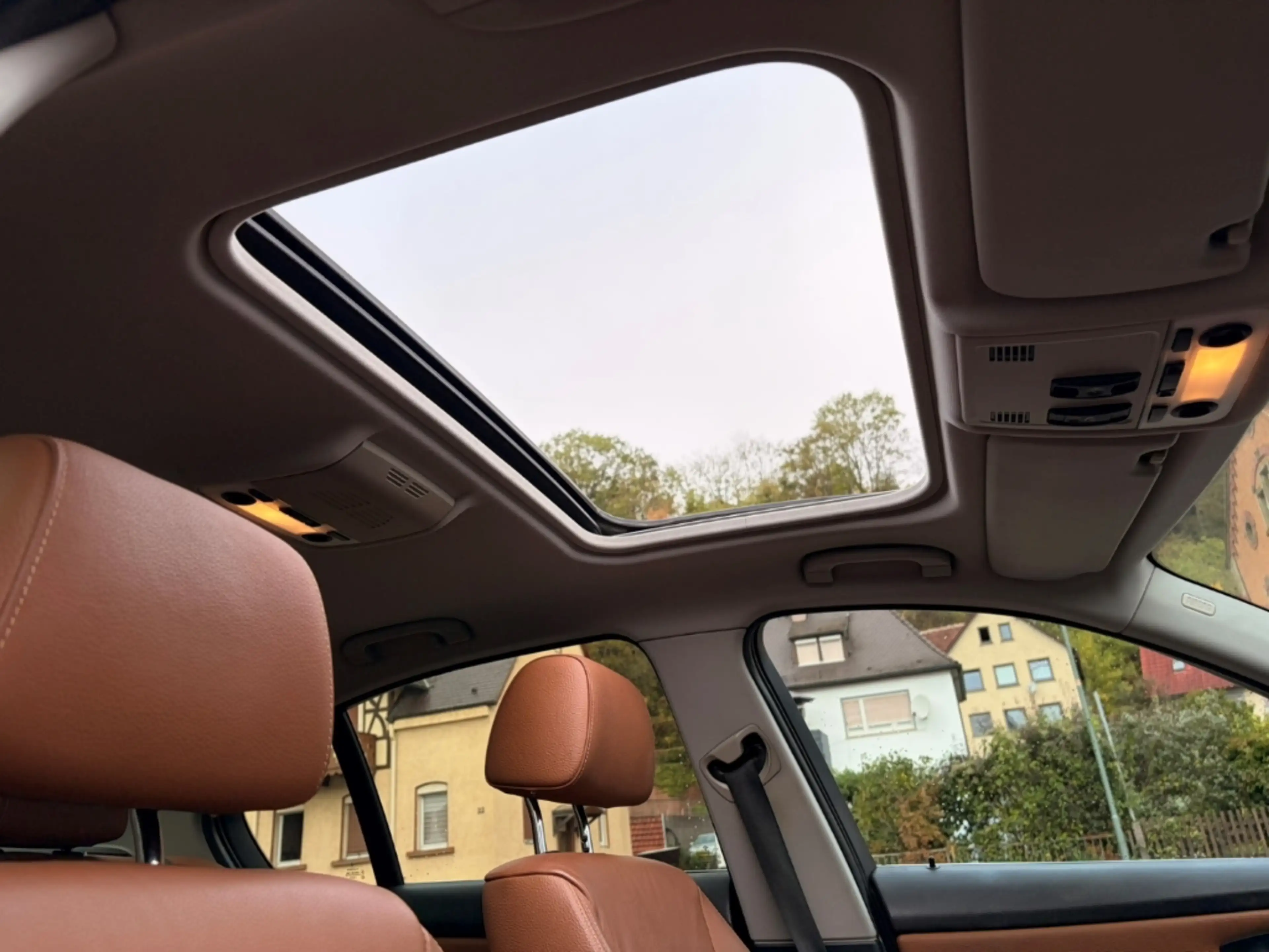 BMW 325 325i +Leder +Automatik +Facelift +Einparksensoren — photo 14