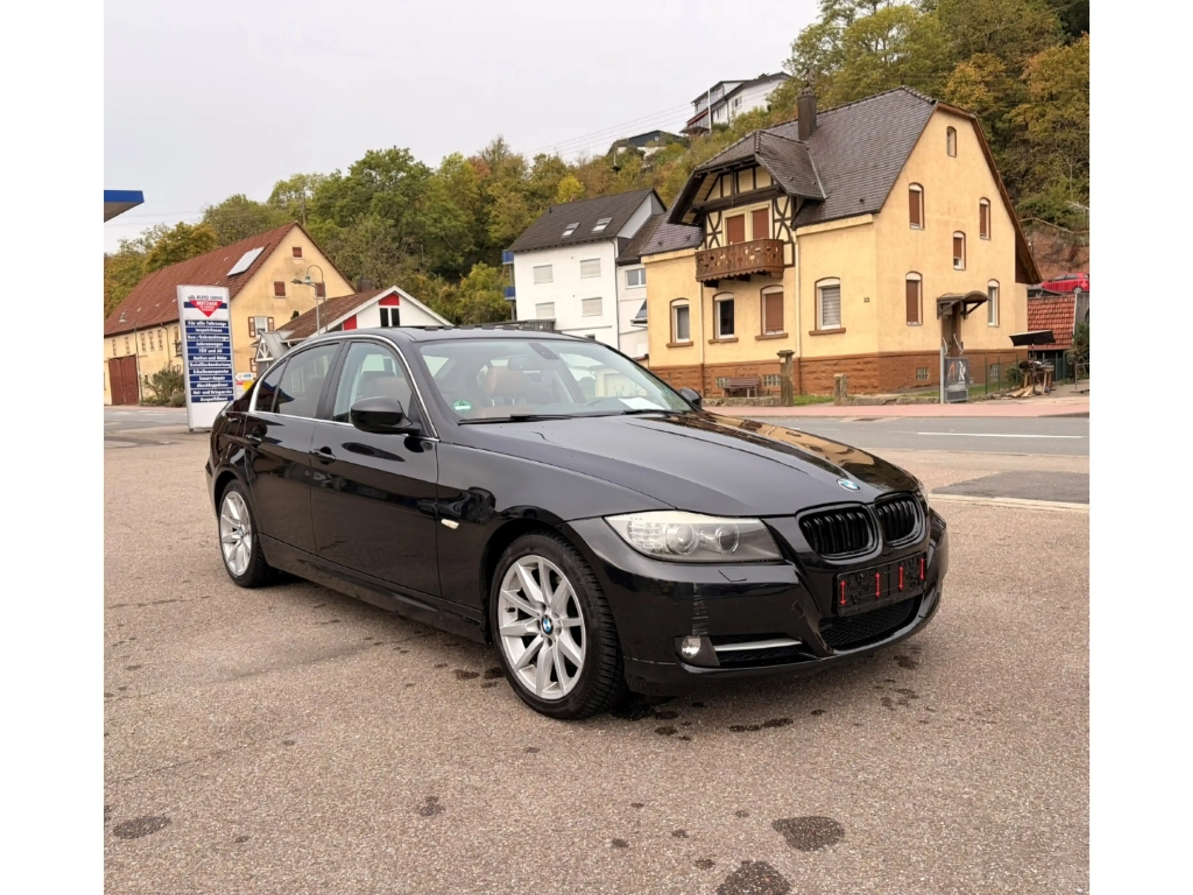 BMW 325 325i +Leder +Automatik +Facelift +Einparksensoren