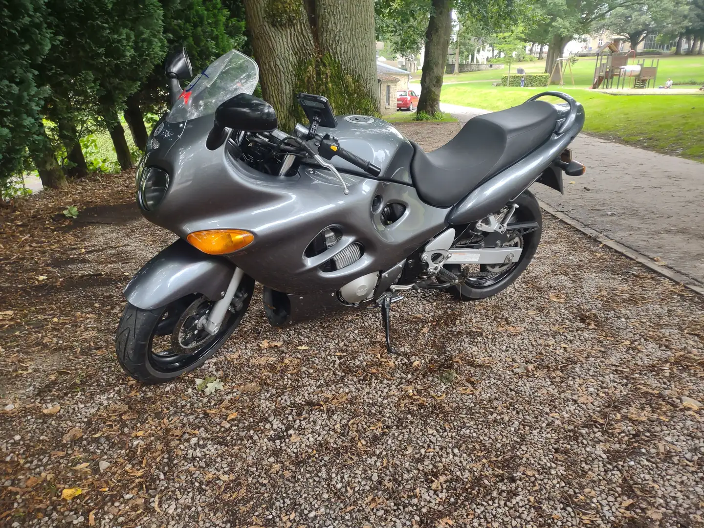 Suzuki GSX 750 GSX-F 750 Stříbrná - 1