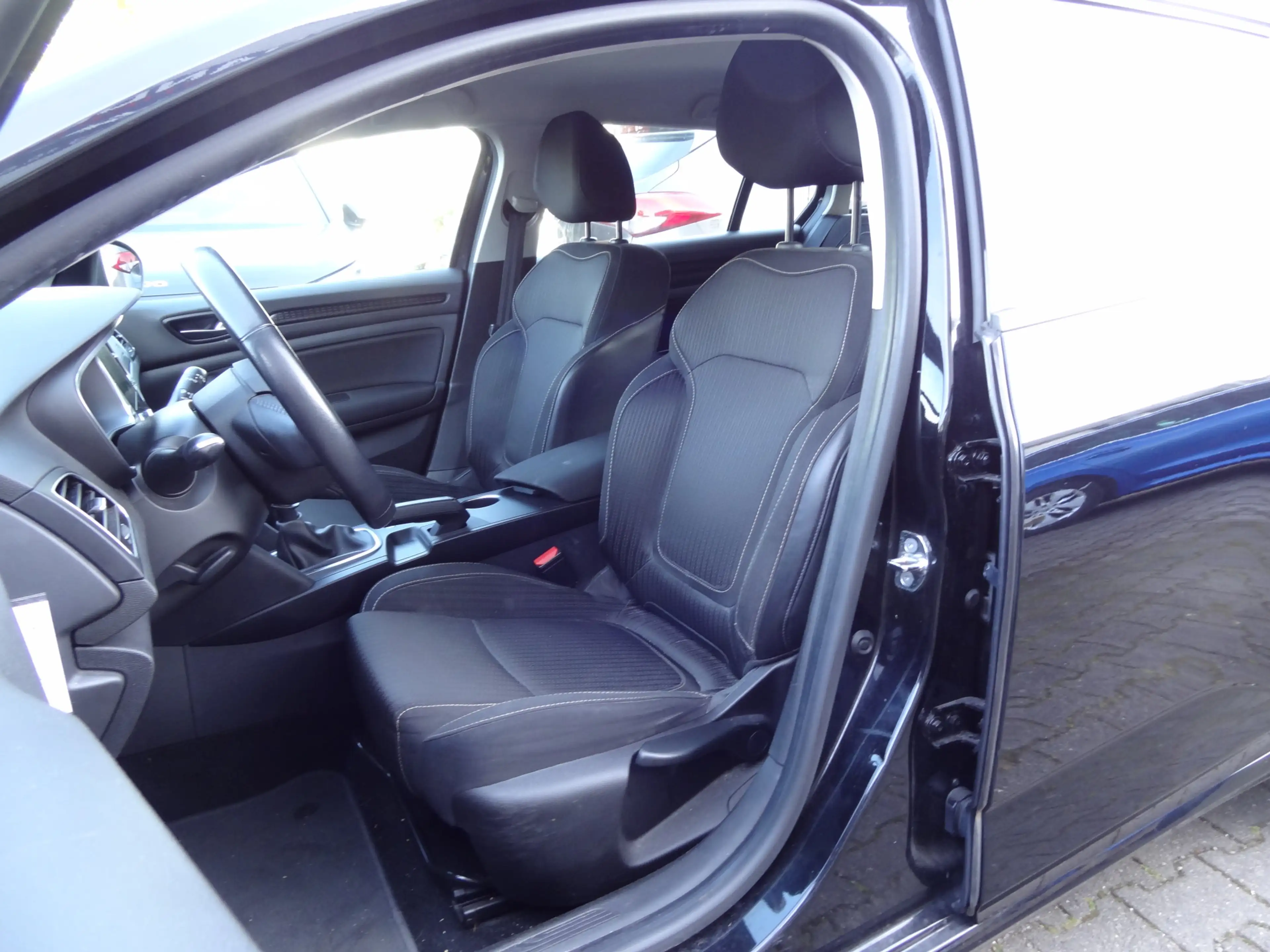 Renault Megane Estate 1.2 TCe Zen — photo 6