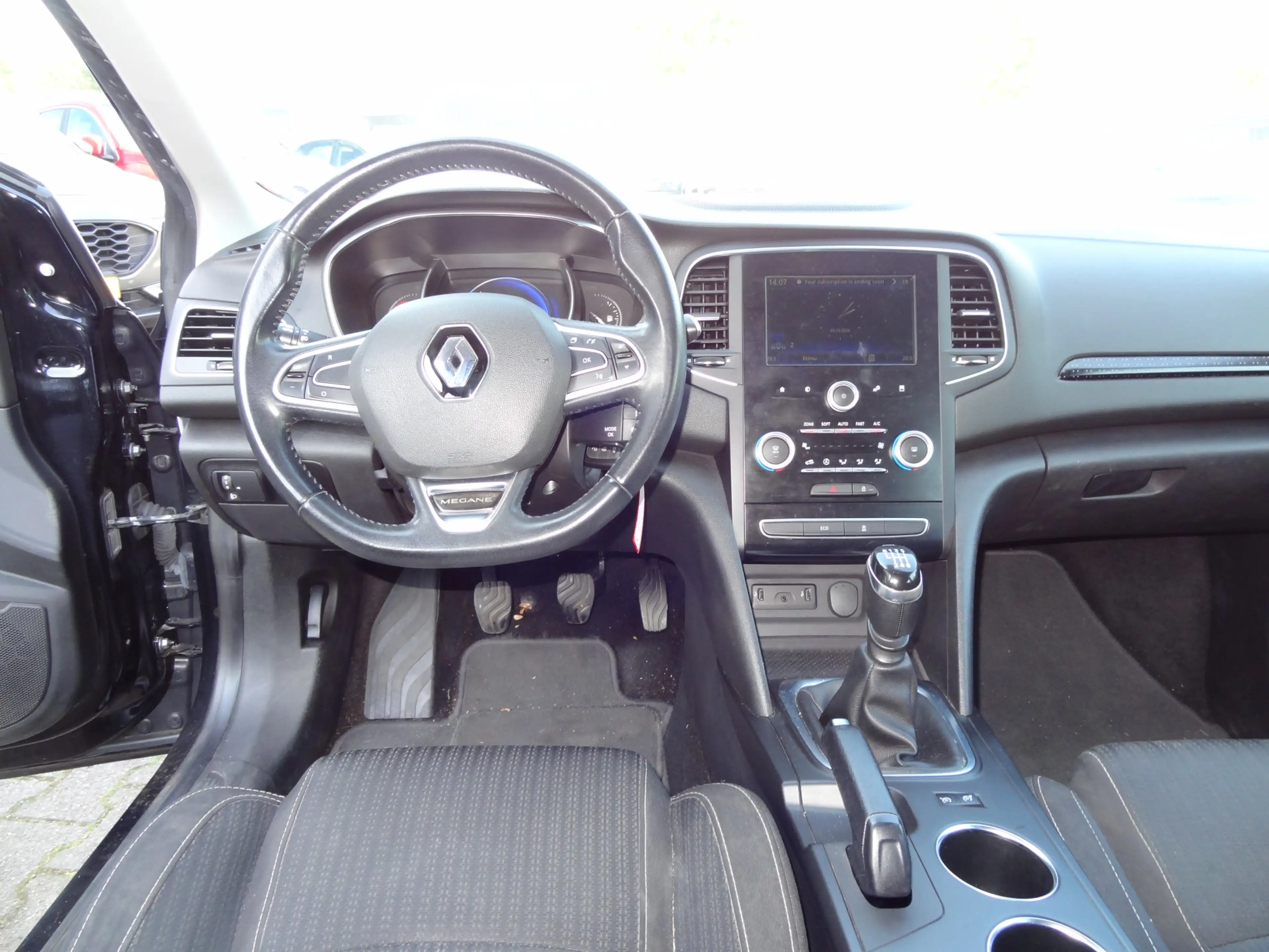 Renault Megane Estate 1.2 TCe Zen — photo 8