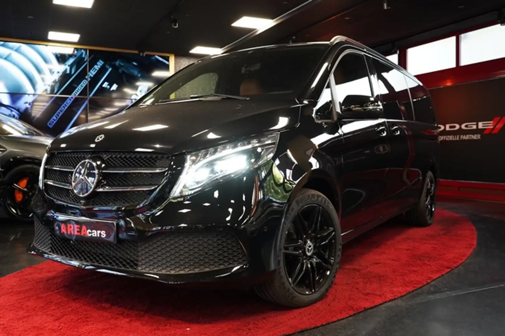 Mercedes-Benz V 300 d 4M LANG XL VIP BUSINESS LUXURY TV Zwart - 1