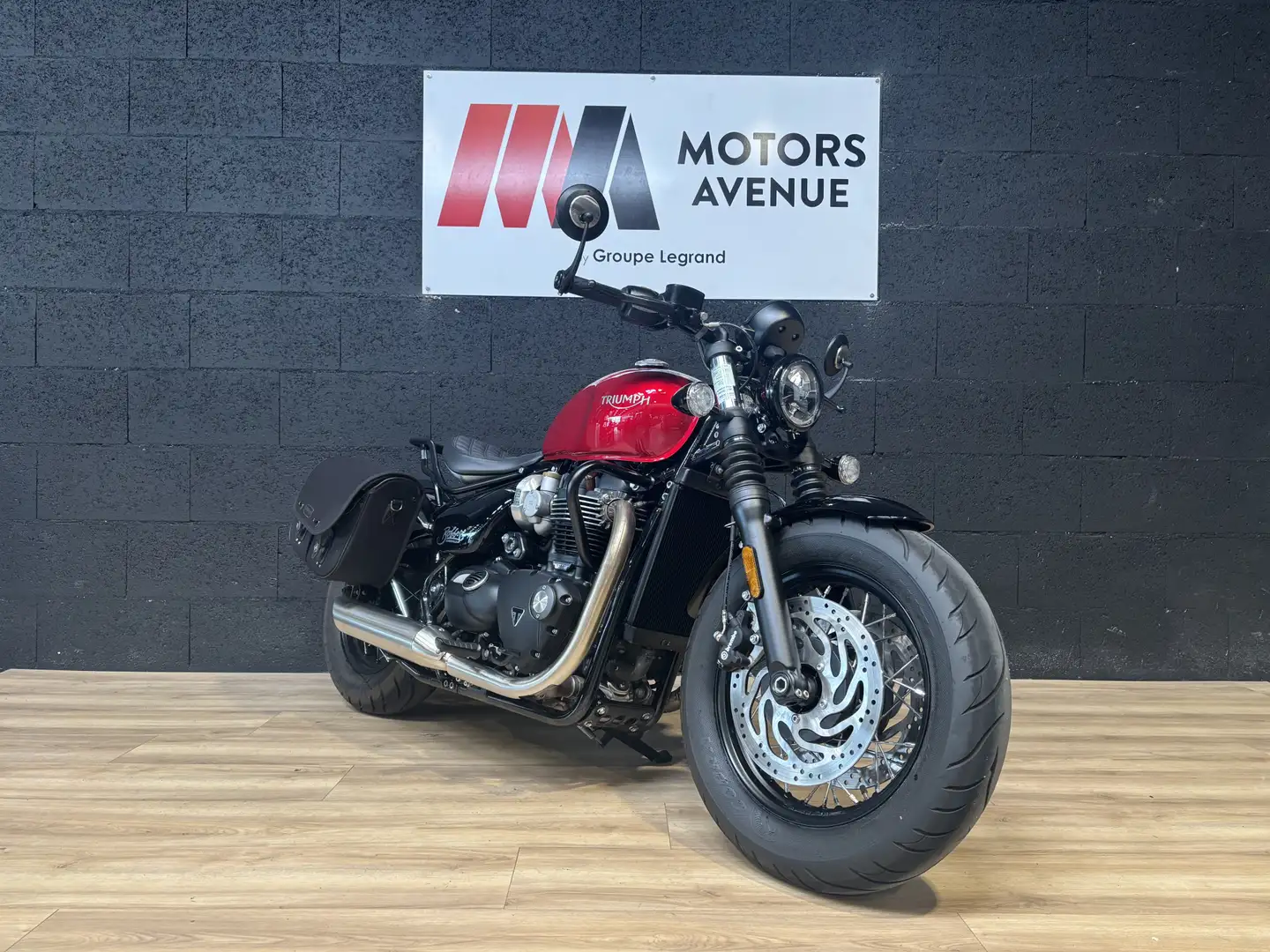 Triumph Bonneville Bobber - 1