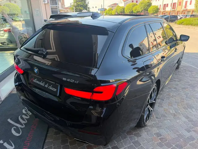 BMW 5 Series view 11