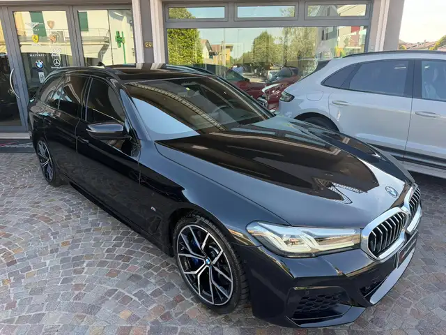BMW 5 Series view 5