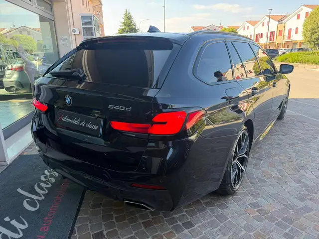 BMW 5 Series view 6