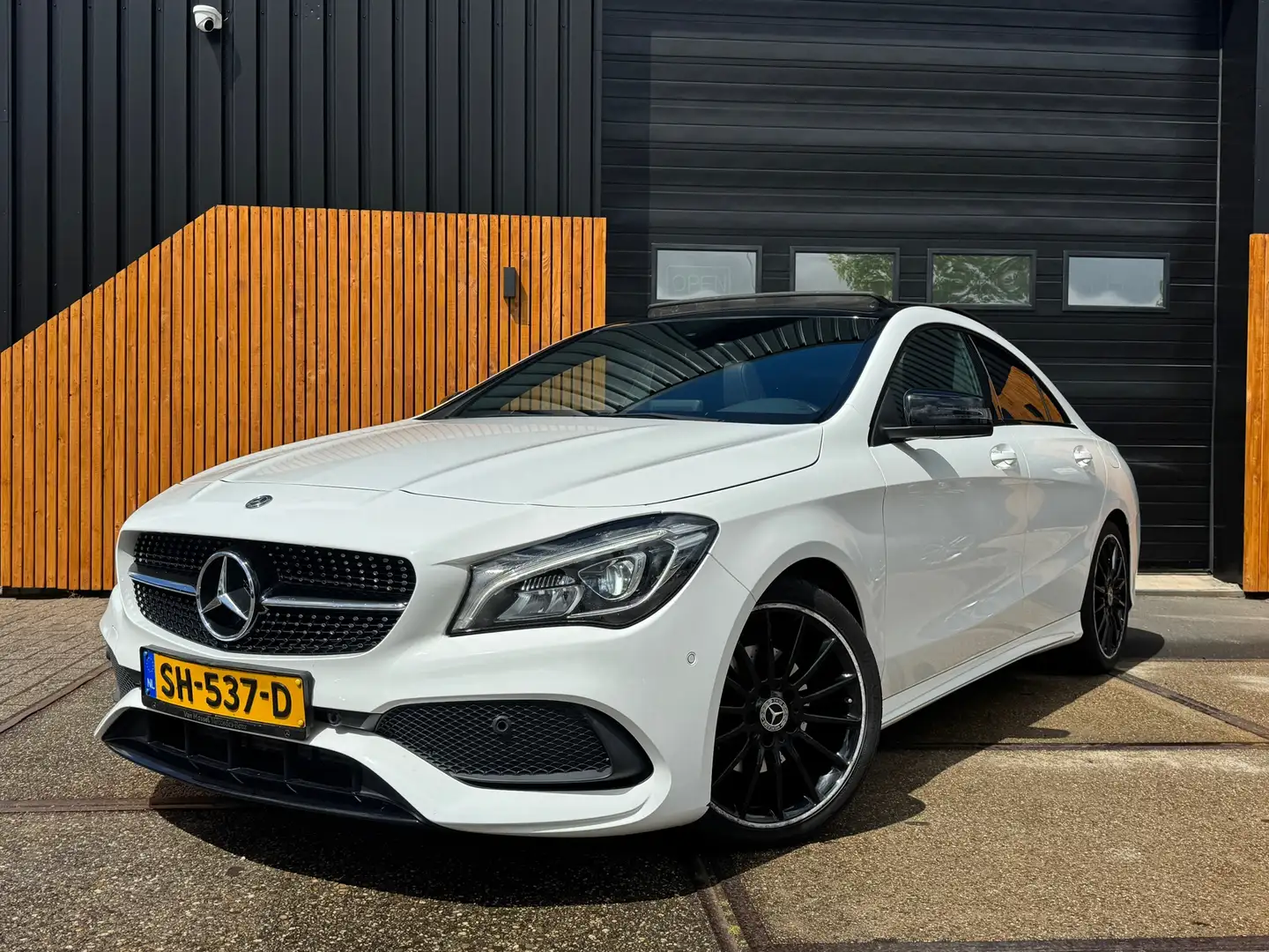 Mercedes-Benz CLA 180 AMG Pano Cruise Clima Leer Dealer onderhouden NL a Bianco - 1