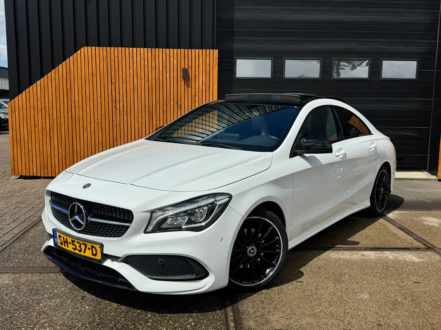 Mercedes-Benz CLA 180 AMG Pano Cruise Clima Leer Dealer onderhouden NL a Bianco - 2