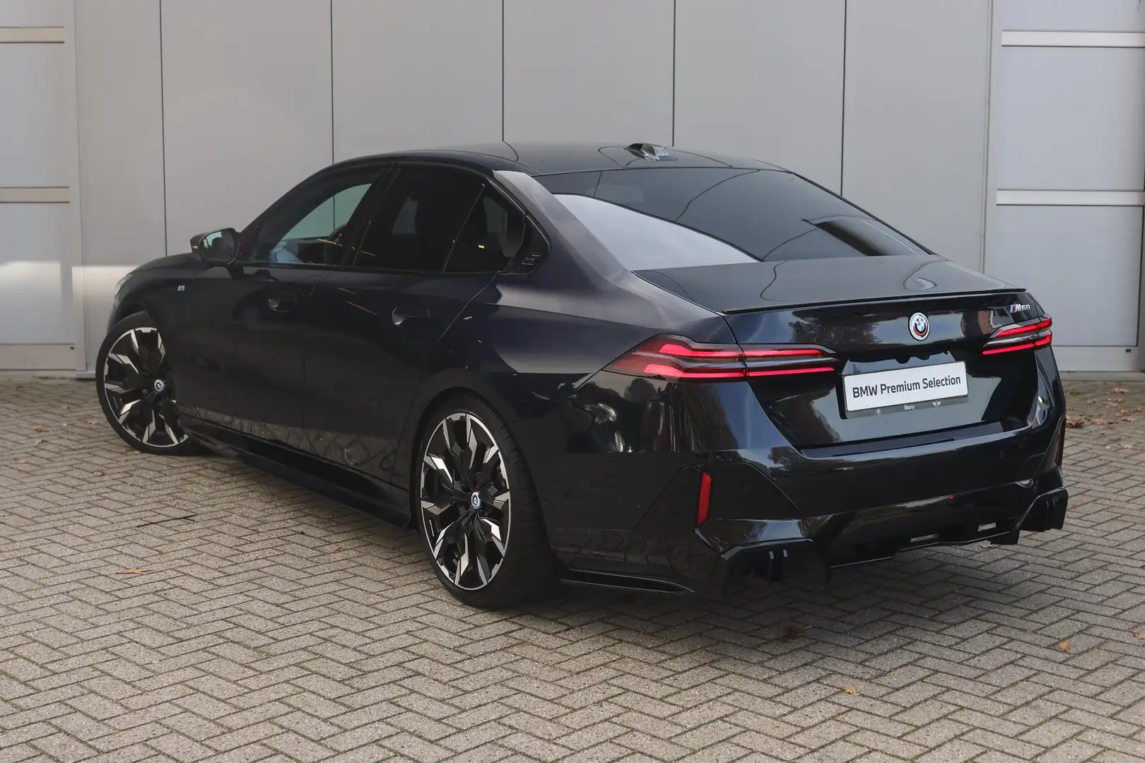 BMW i5 M60 xDrive / Panoramadak / Bowers & Wilkins / Adap Noir - 2