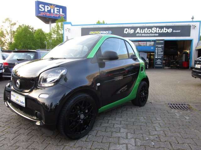 Imagine smart forTwo coupe electric drive greenflash prime