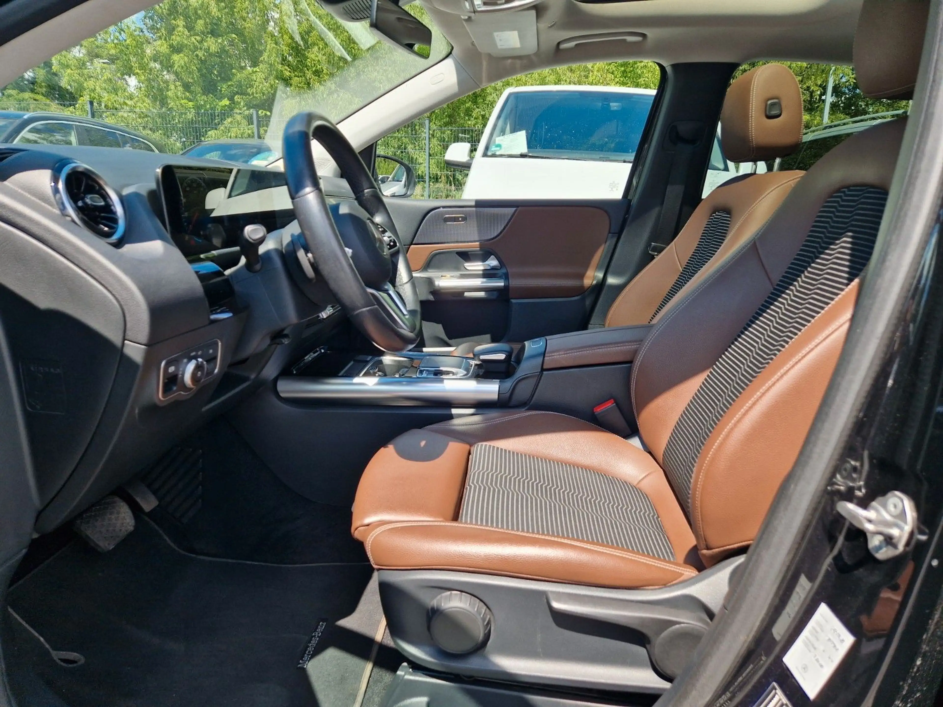 Mercedes-Benz B 250 AT Progressive PANO MBUX StdHZ KAM — photo 15