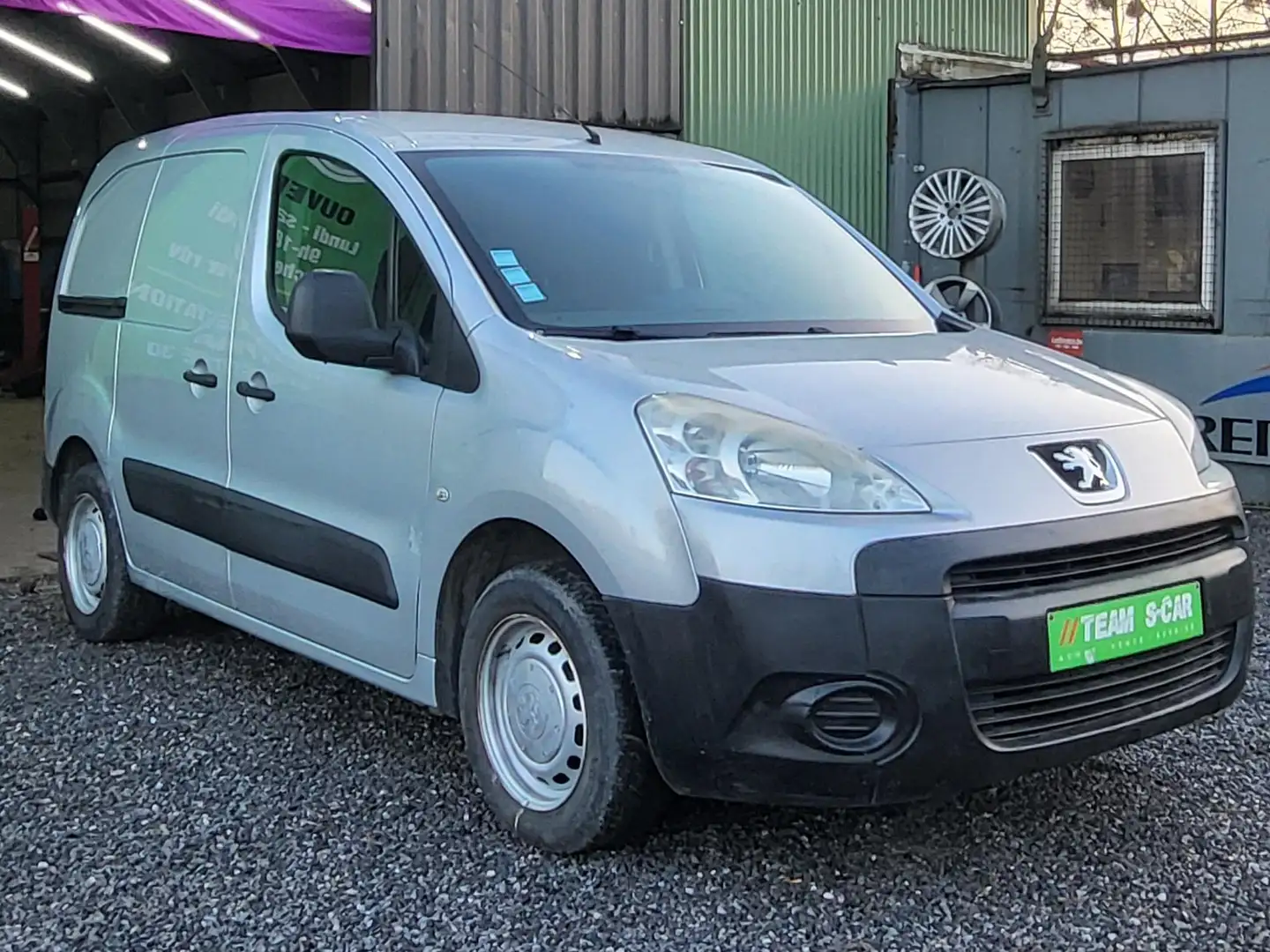 Peugeot Partner 1.6 HDi L2H1  UTILITAIRE Pack CD Airco 121 FAP Gris - 1