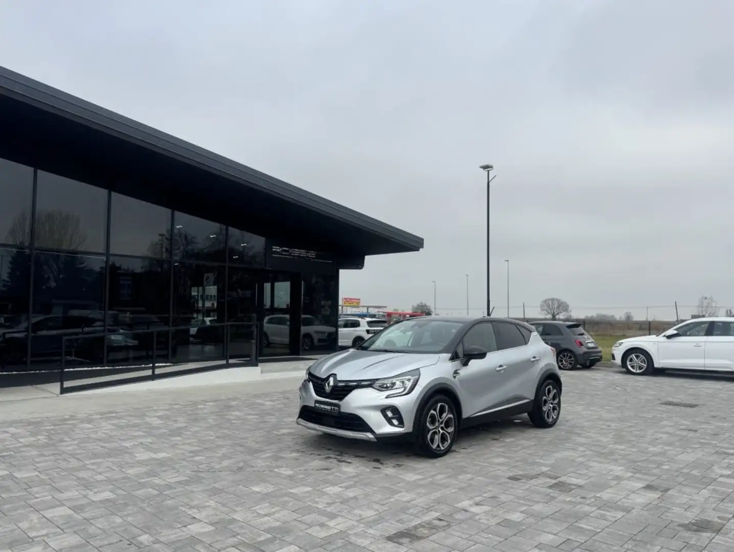 Renault Captur TCe GPL Intens ANCHE NEOPATENTATI Grigio - 2