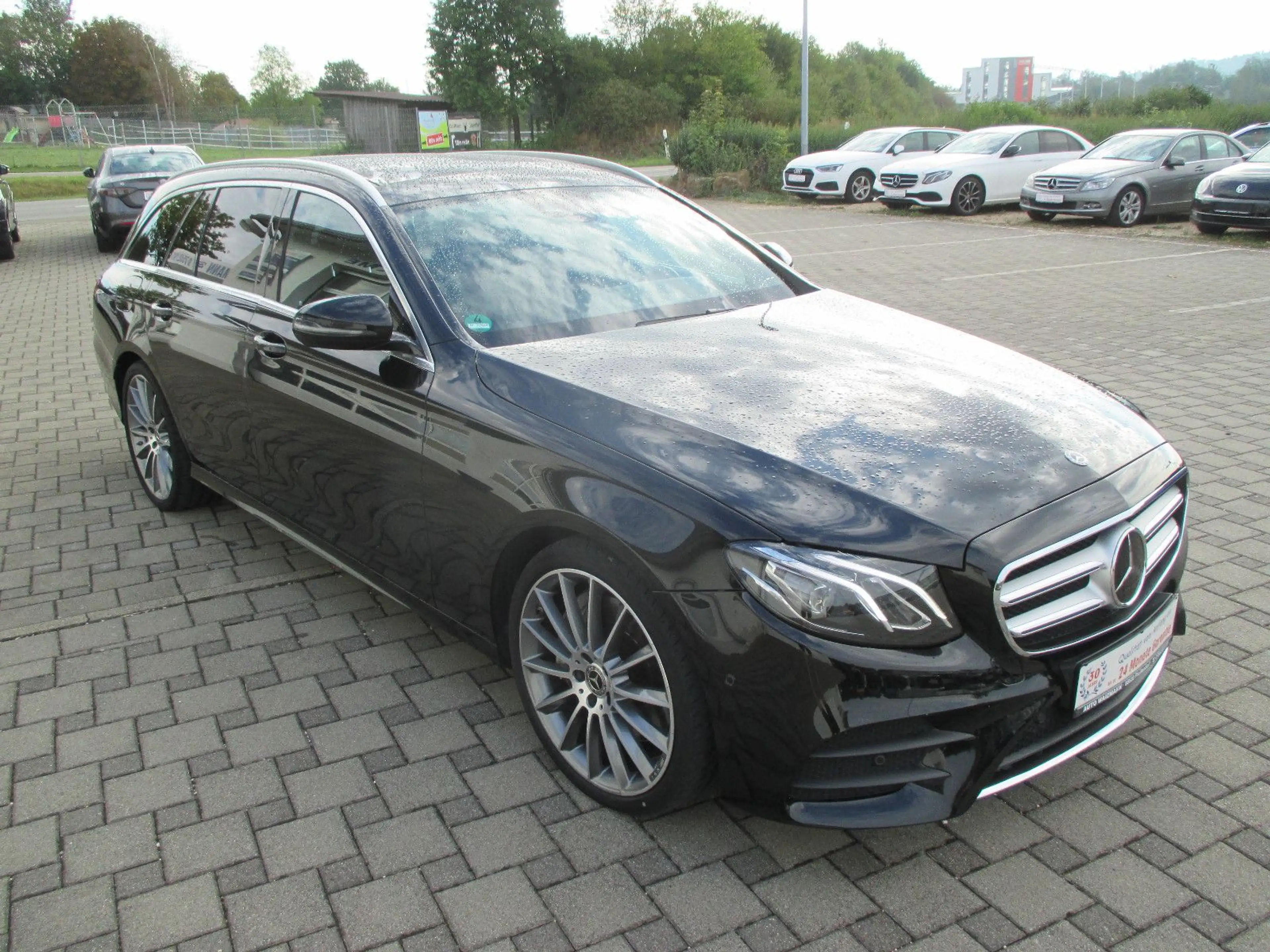 Mercedes-Benz E 350 d T Autom. AMG Line — photo 3