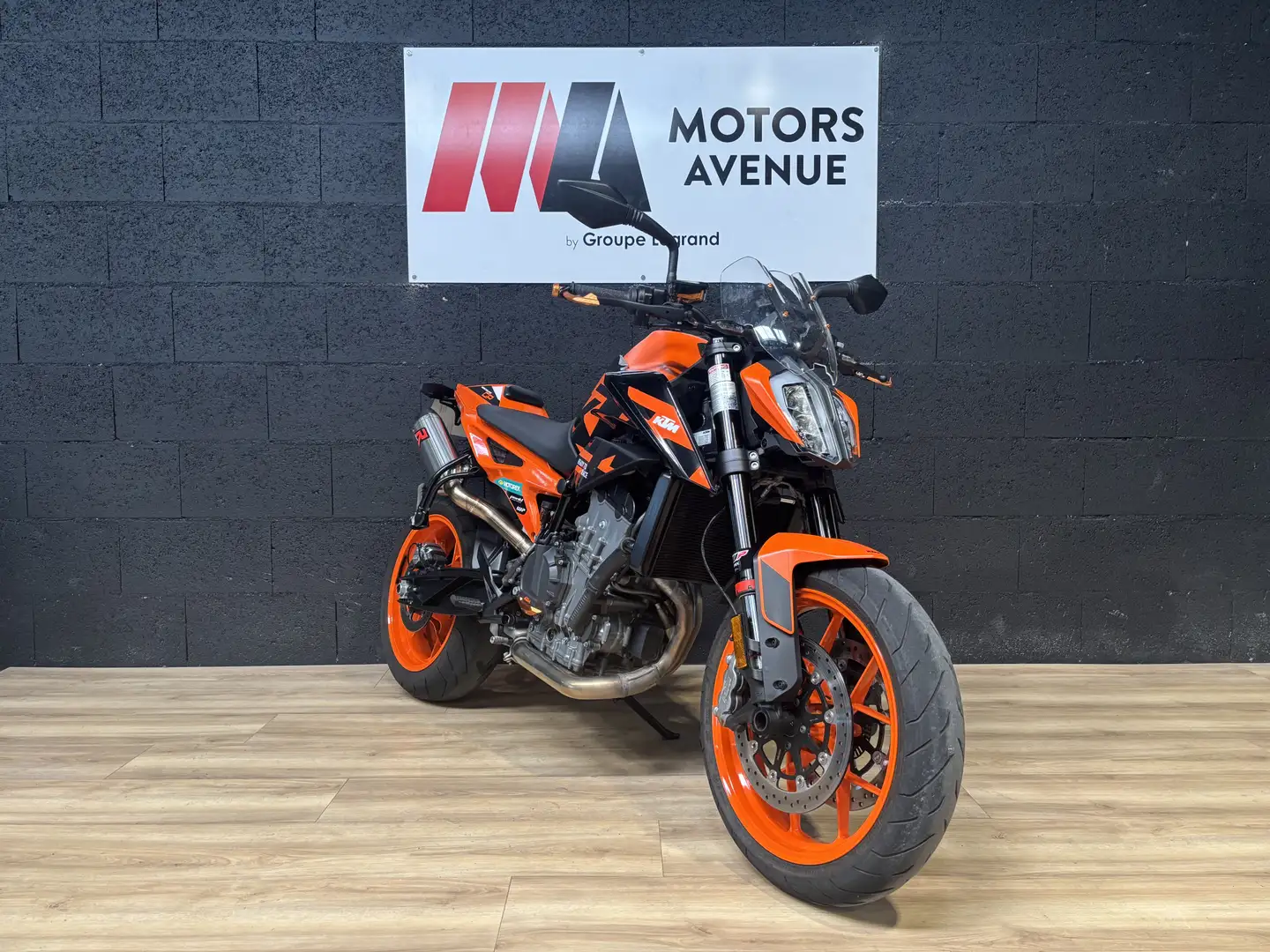 KTM 890 Duke - 1