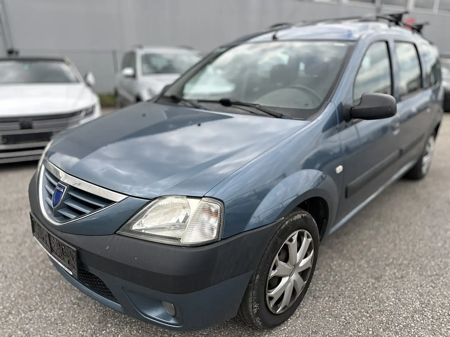 Dacia Logan Bleu - 1