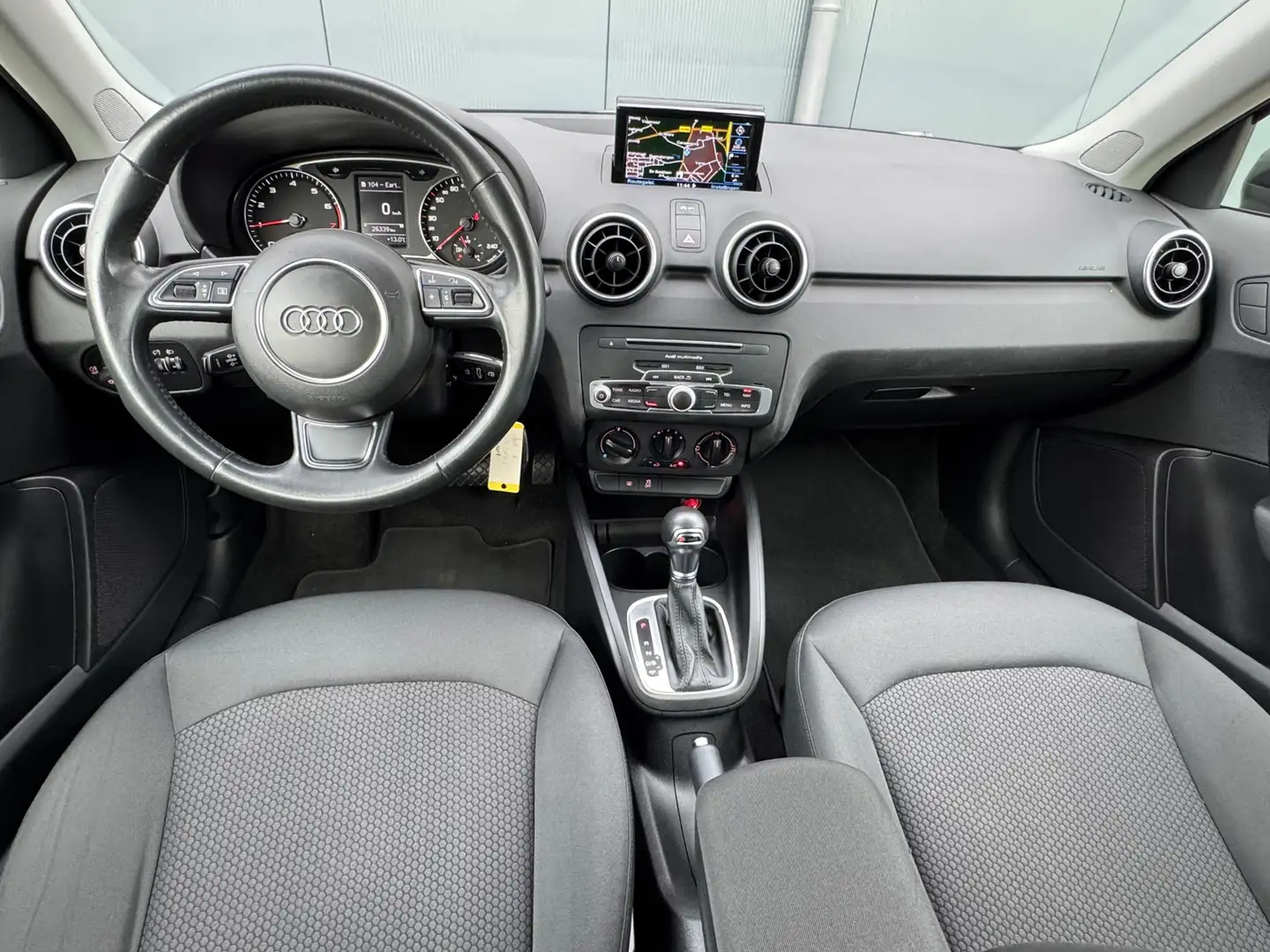 Audi A1 Sportback 1.0 TFSI Automaat Pro Line * Navigatie * Zwart - 2