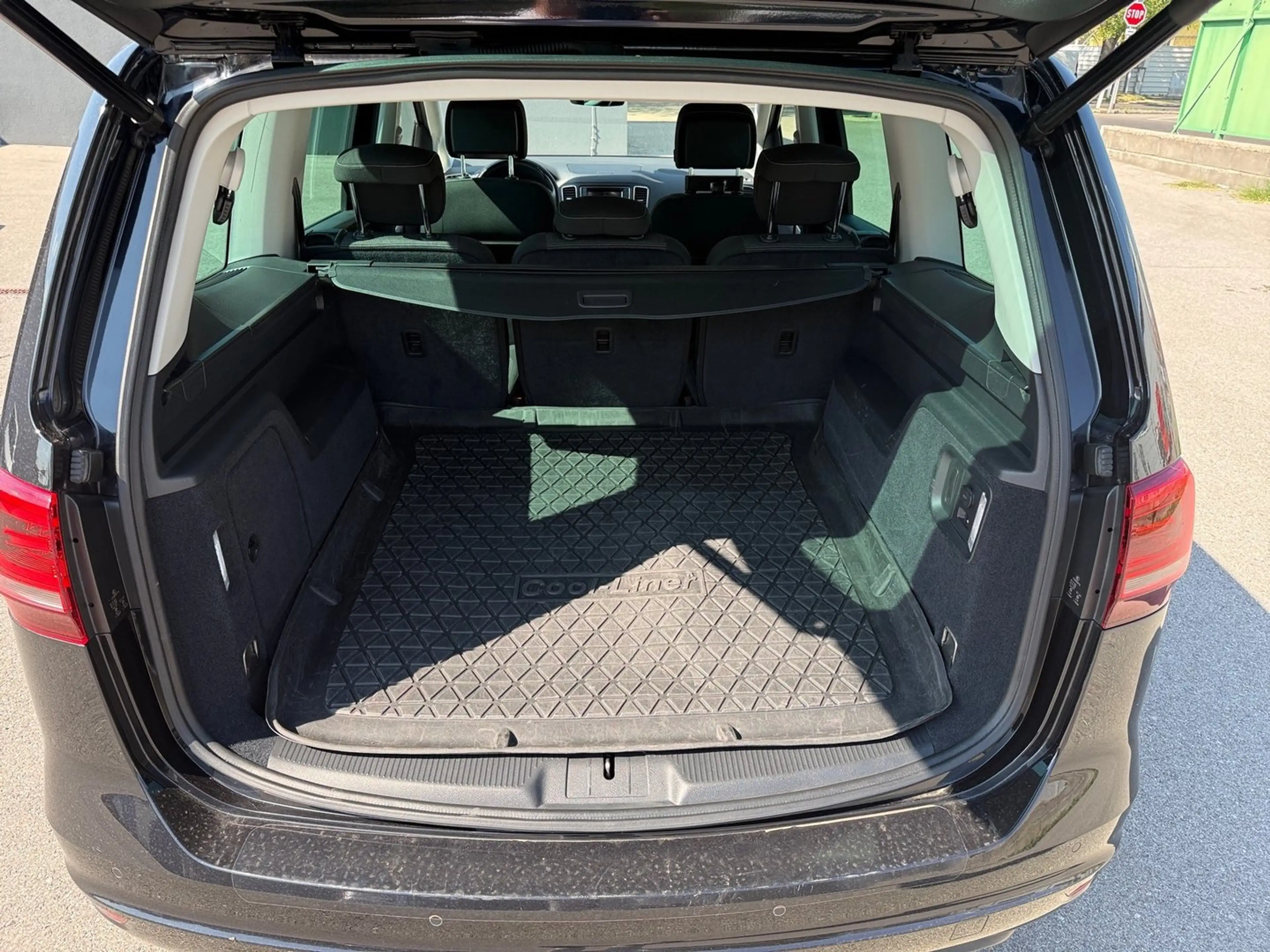 Volkswagen Sharan Business TDI SCR DSG 7-Sitzer — photo 9
