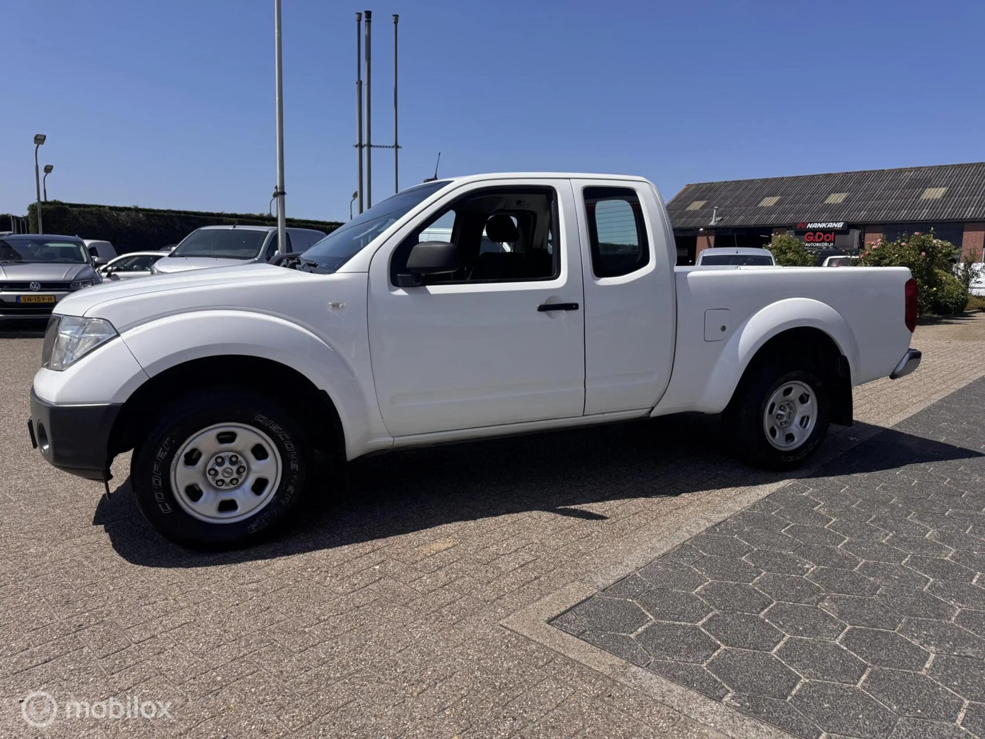 Nissan Navara 2.5 dCi XE King Cab 57800 km NAP — photo 2