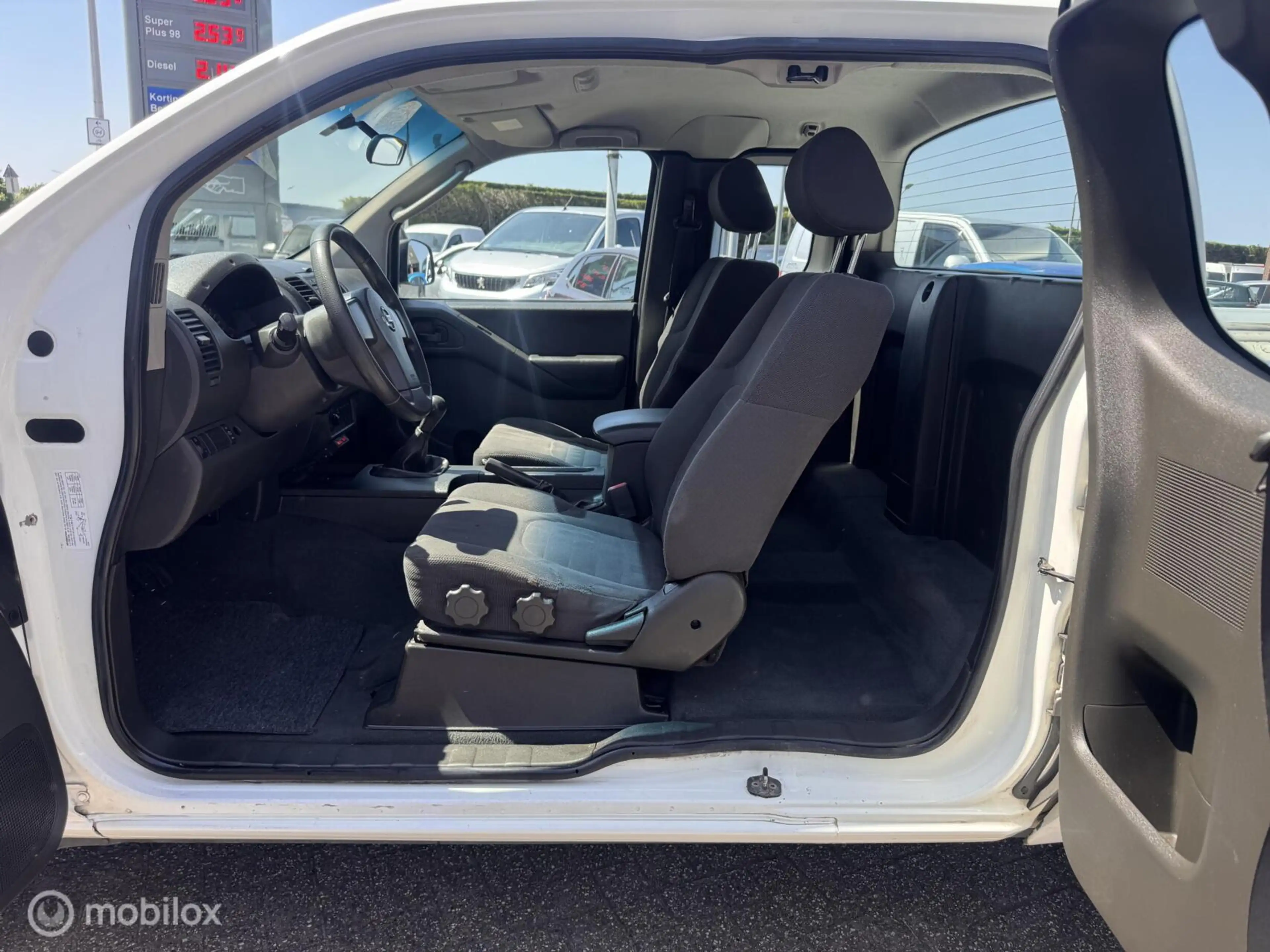 Nissan Navara 2.5 dCi XE King Cab 57800 km NAP — photo 10