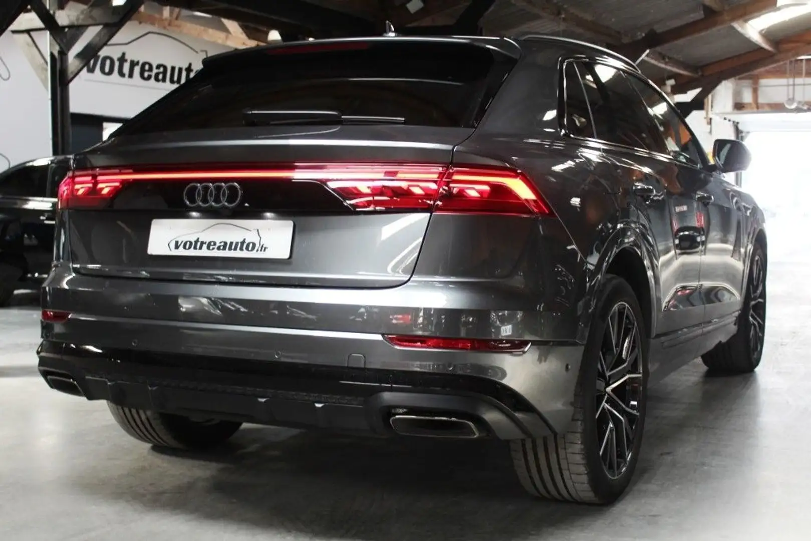 Audi Q8 (2) 3.0 55 TFSIE 394 QUATTRO S LINE TIPTRONIC 8 Grijs - 2