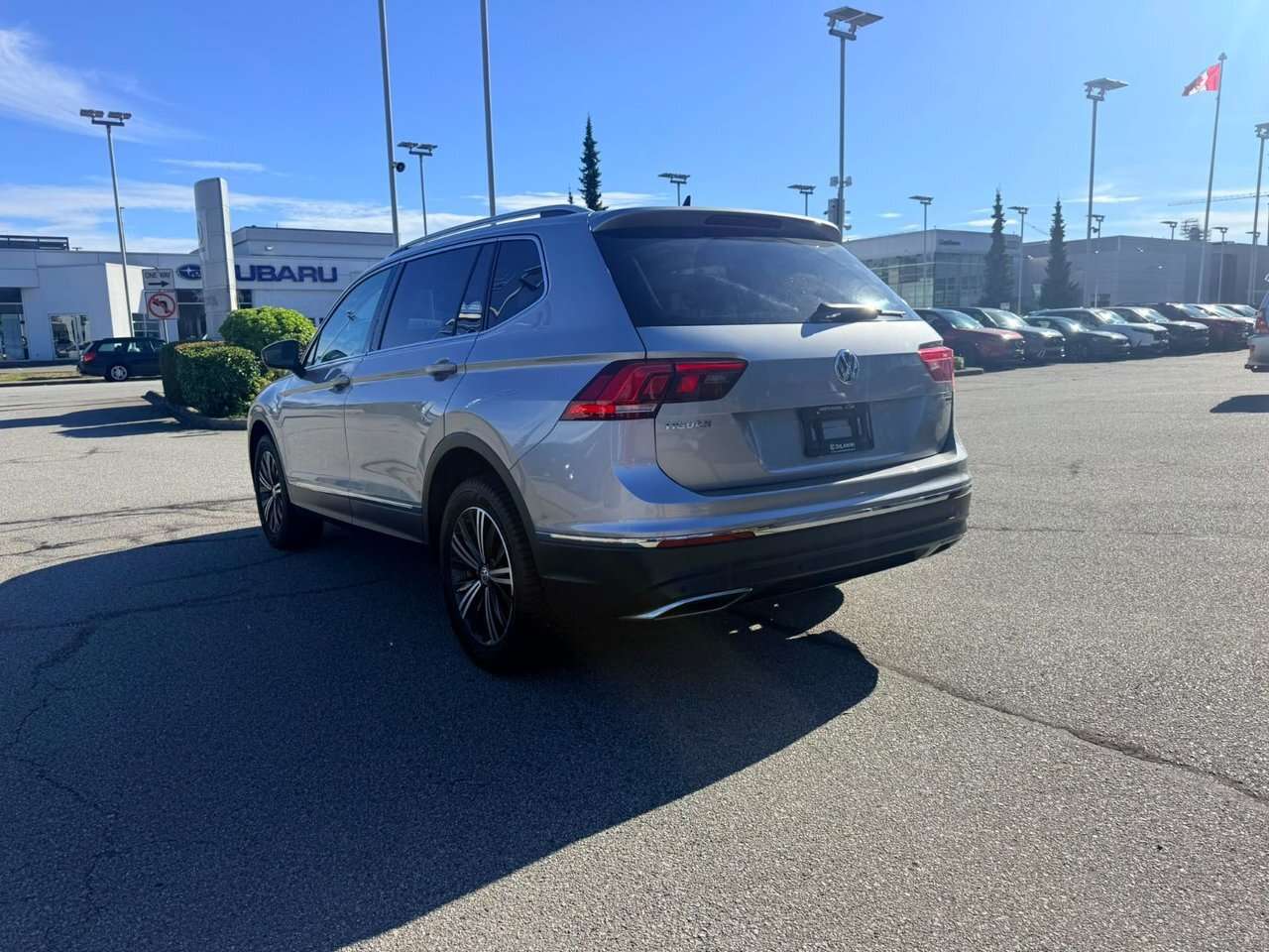 2020 Volkswagen Tiguan Highline 2.0T 8sp at w/Tip 4M Dilawri Certified | — снимка 1