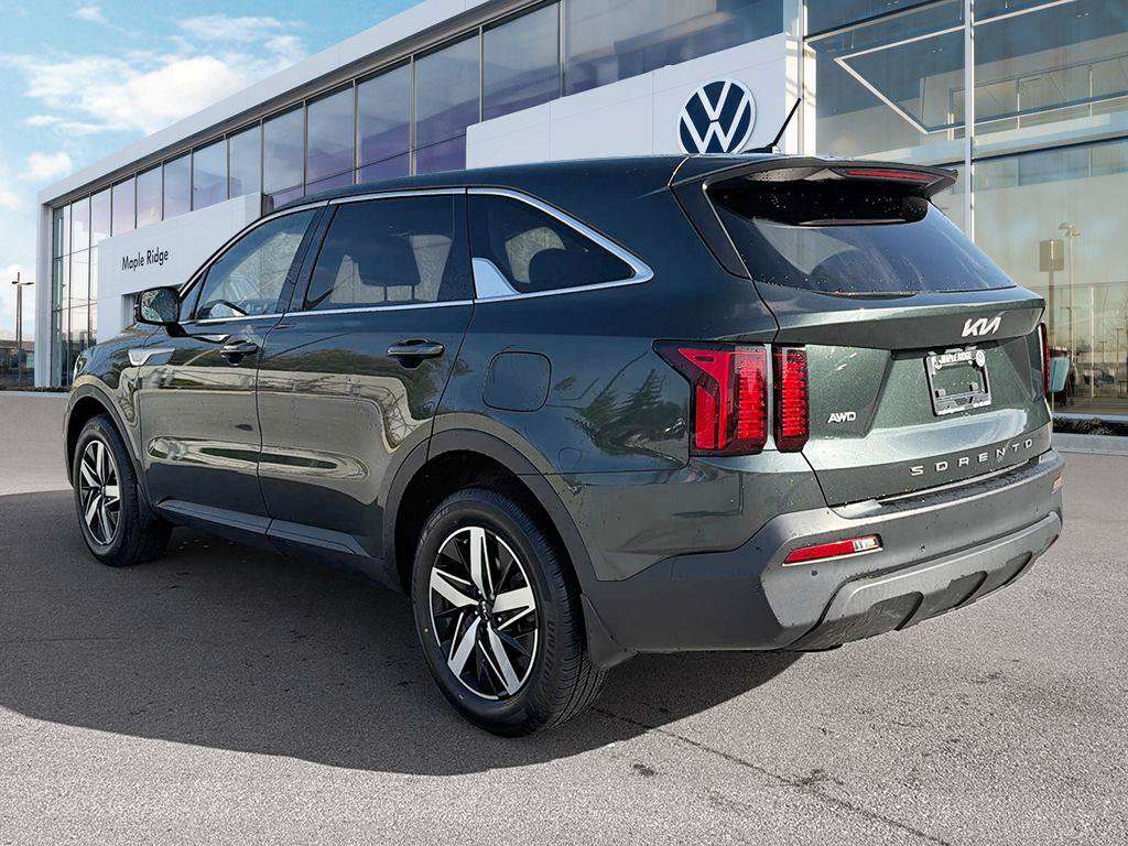 used 2022 Kia Sorento car, priced at $26,438