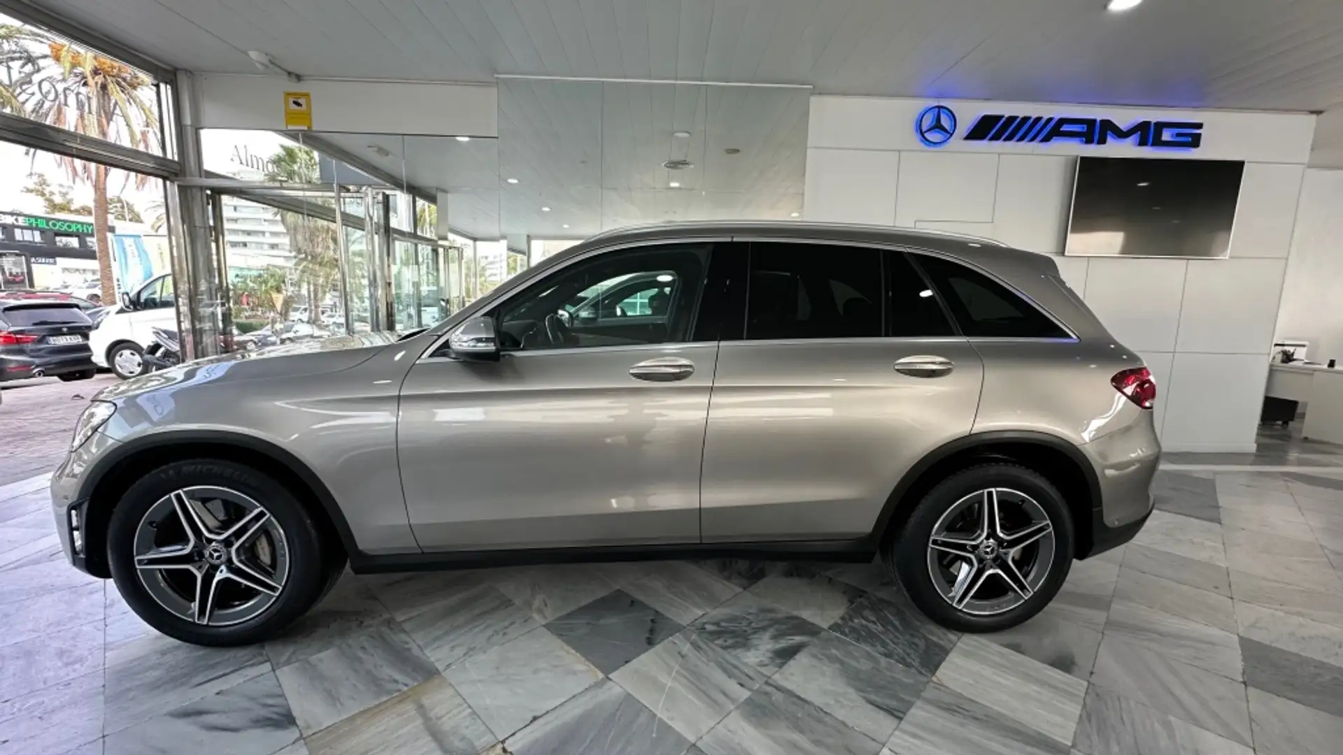 Mercedes-Benz GLC 220 220d 4Matic 9G-Tronic Beige - 2