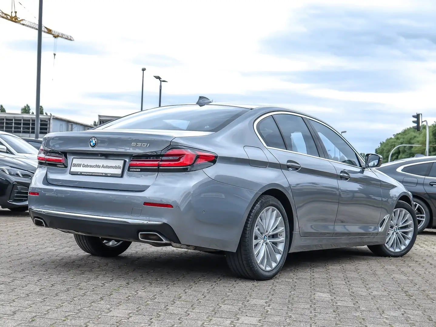 BMW 530 i Limousine Luxury Line Glasd. LC Prof. HuD Laser Grau - 2