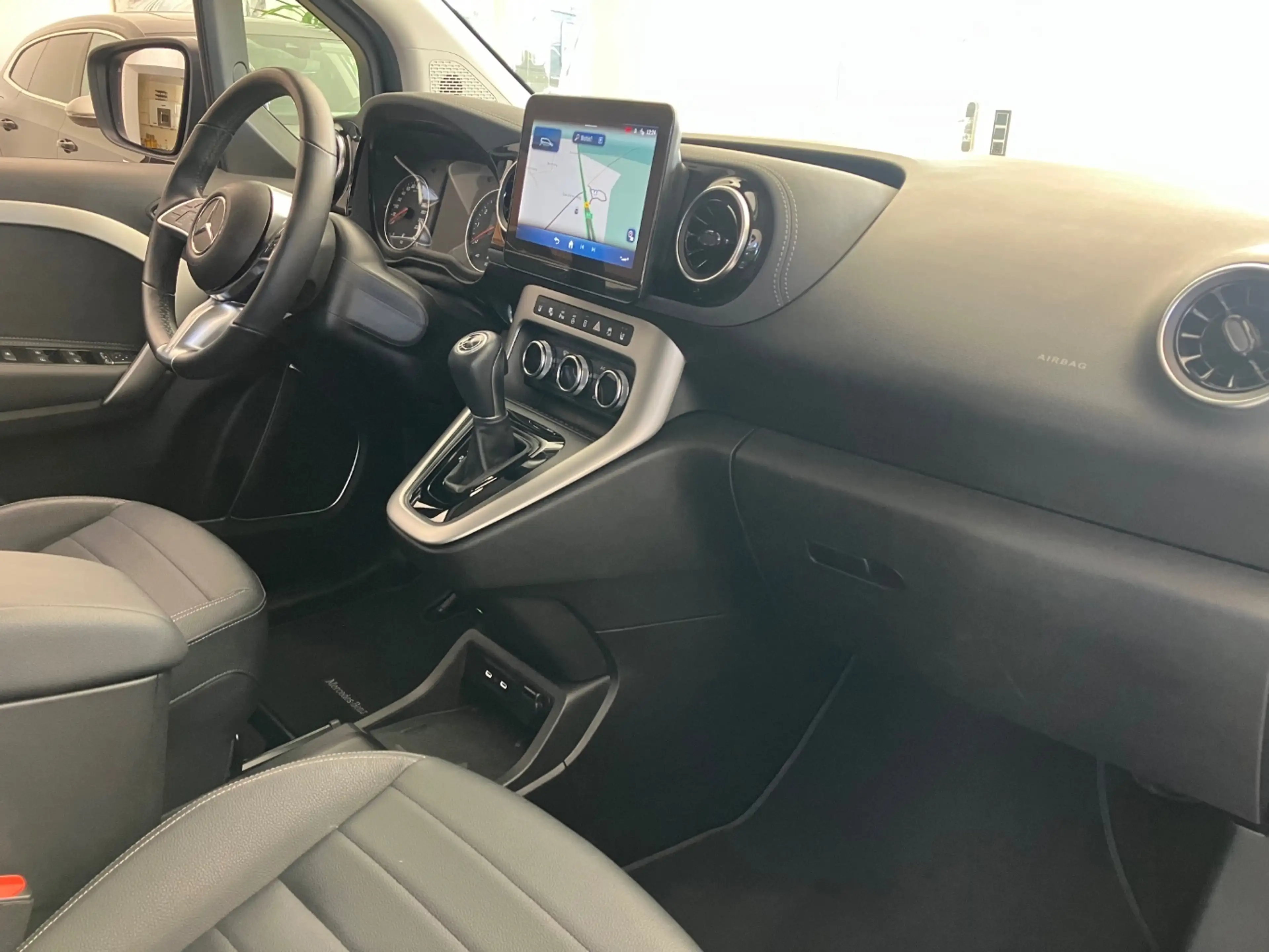 Mercedes-Benz T-Class Progressive Edition MBUX-Multimedia — photo 13