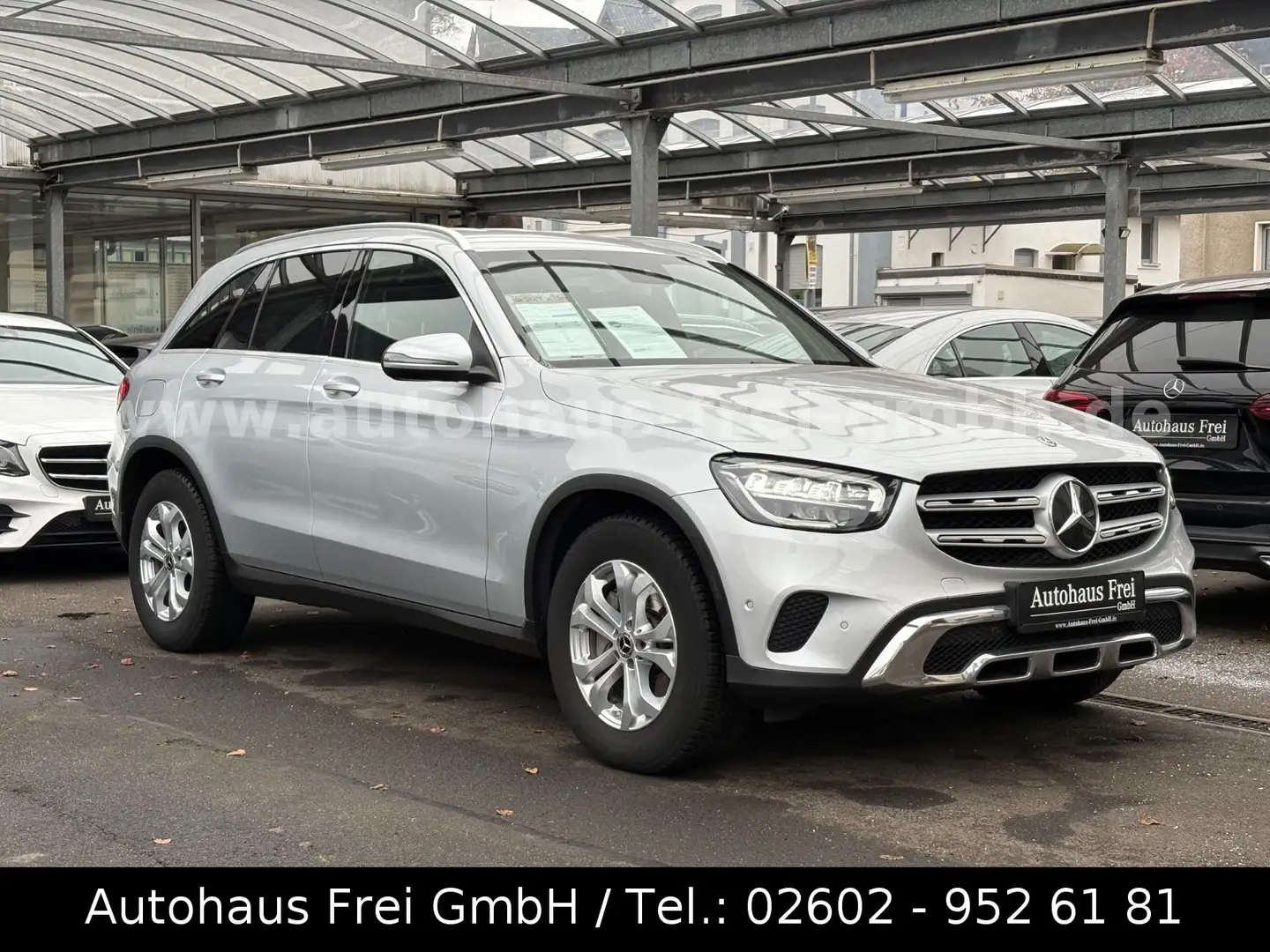 Mercedes-Benz GLC 220 d 4Matic*LED*2-H*KAMERA*NAVI*SITZHEIZUNG Silber - 1
