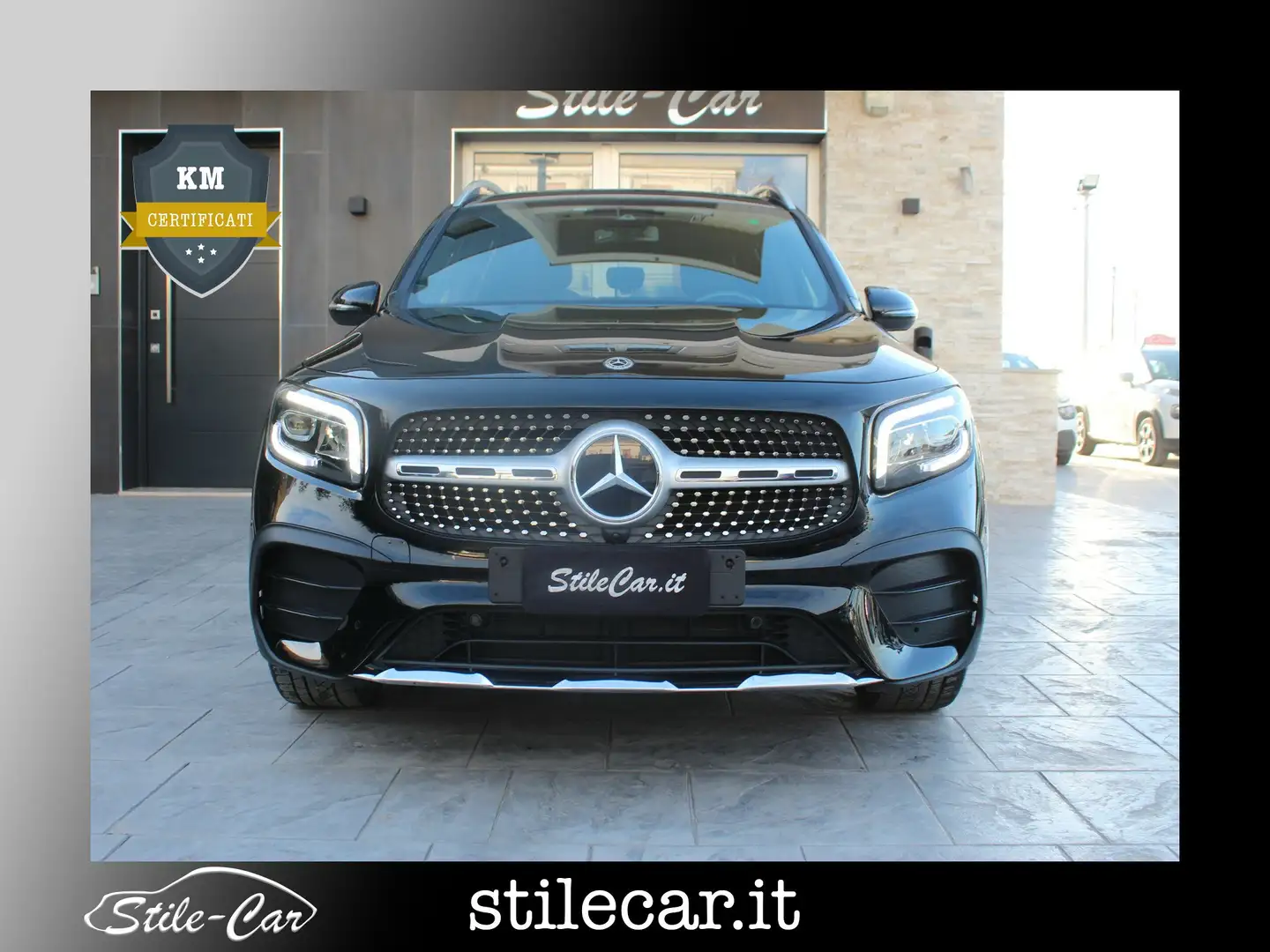 Mercedes-Benz GLB 200 d Premium auto Černá - 1