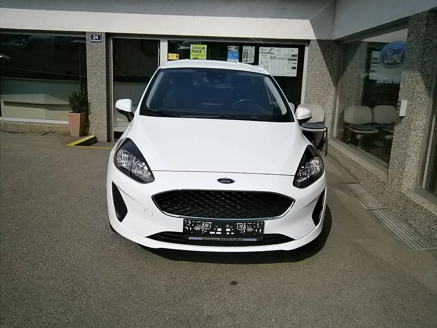 Ford Fiesta Cool & Connect 1,0 EcoBoost Start/Stop Weiß - 1