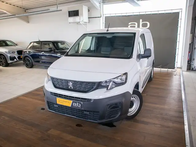 Peugeot Partner view 2