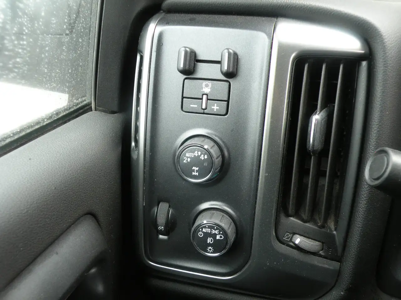 Chevrolet Silverado 1500 снимка Chevrolet Silverado 1500