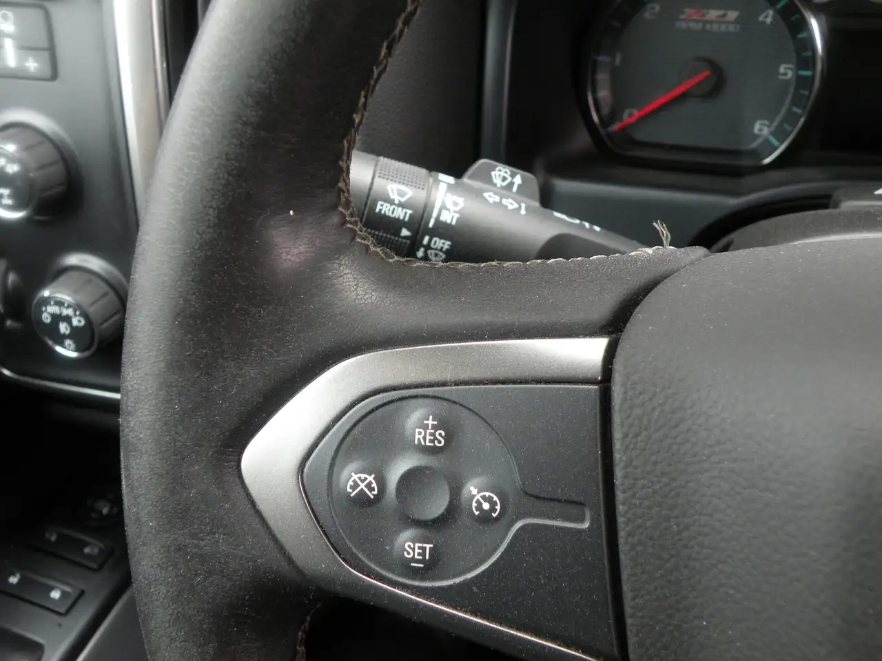 Chevrolet Silverado 1500 снимка Chevrolet Silverado 1500
