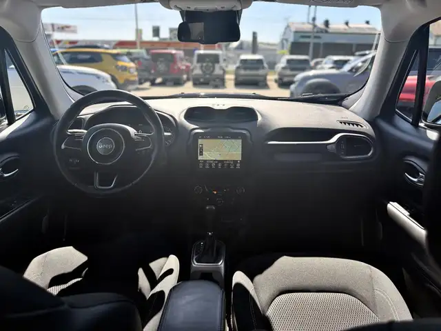 Jeep Renegade view 10