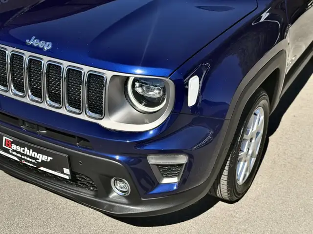 Jeep Renegade view 3
