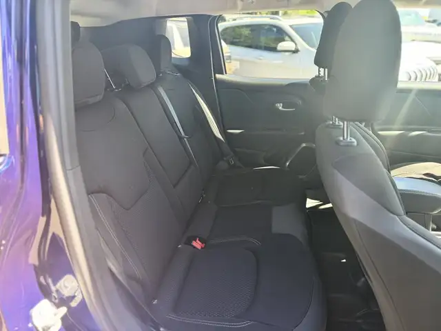 Jeep Renegade view 9