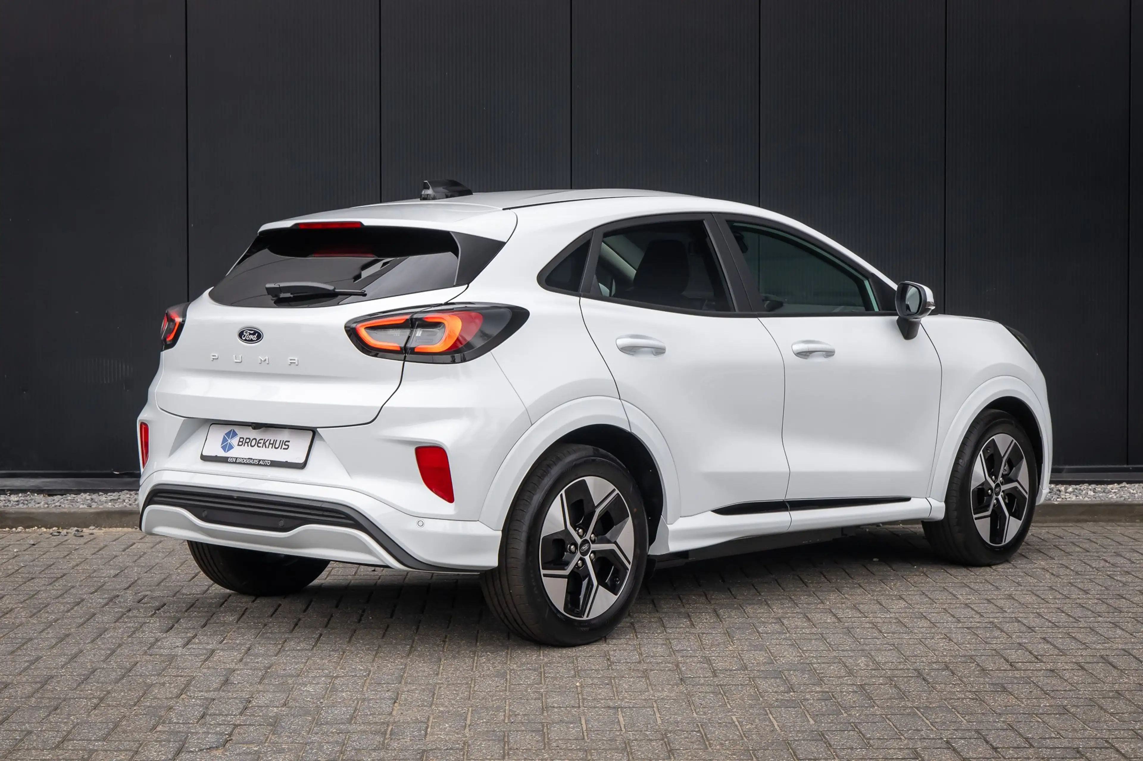 Ford Puma Gen-E 44 kWh | Winter Pack | Full LED | Camera — photo 2