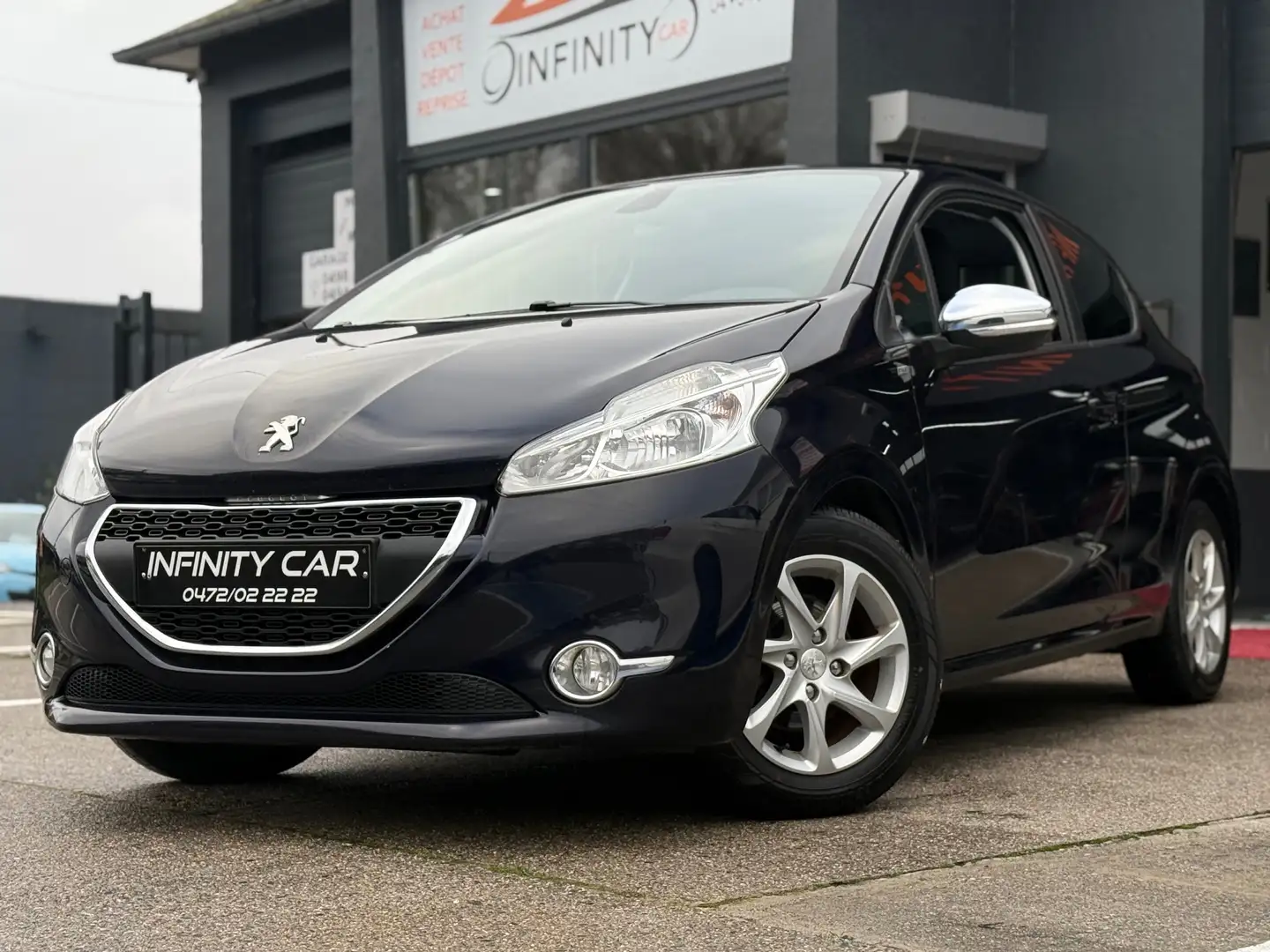Peugeot 208 208 1.6 e-HDi Allure STT Zwart - 2