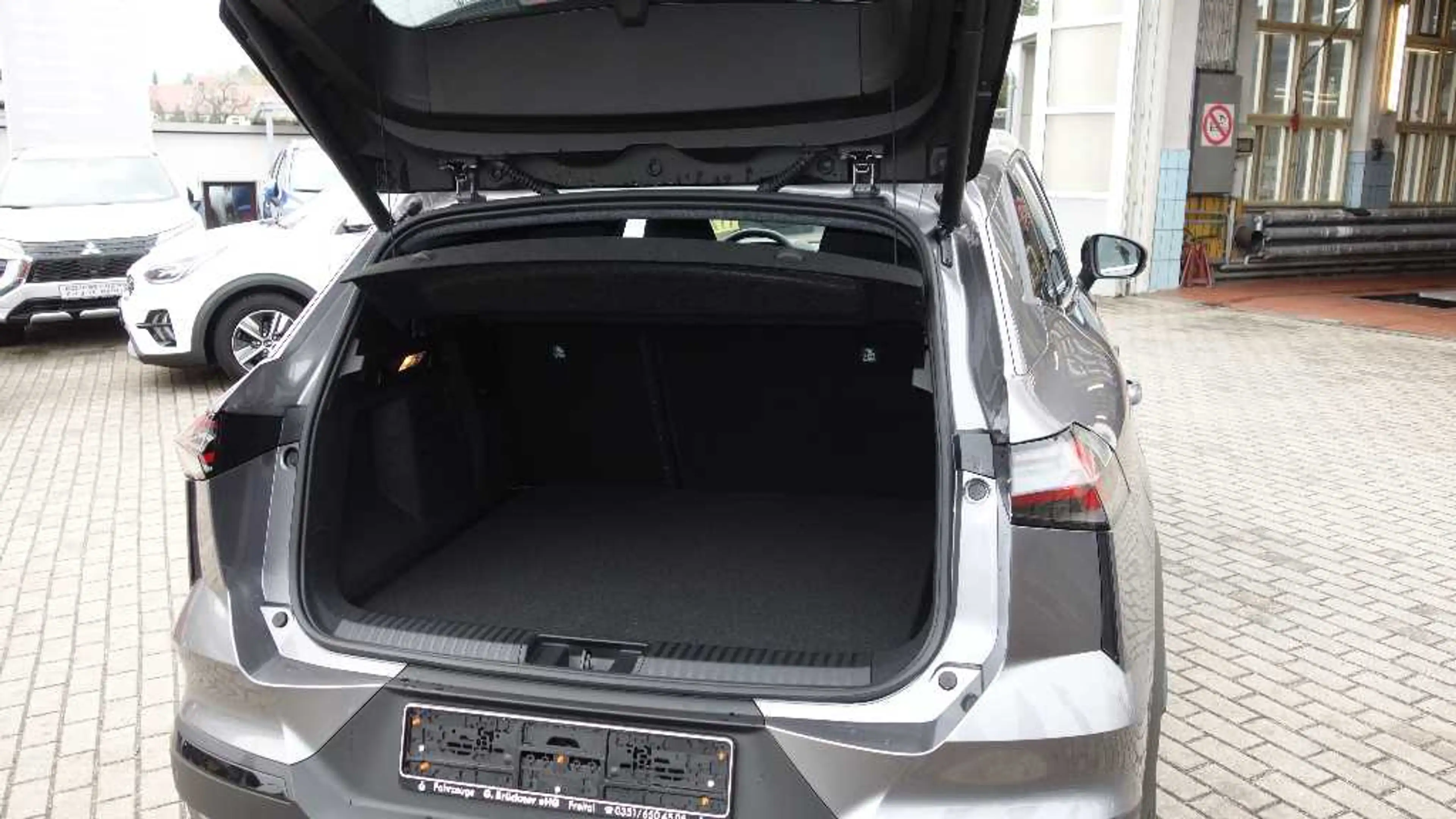 Mitsubishi Grandis Diamant Plus 1.3 T-Benziner Sitzheizung — photo 3