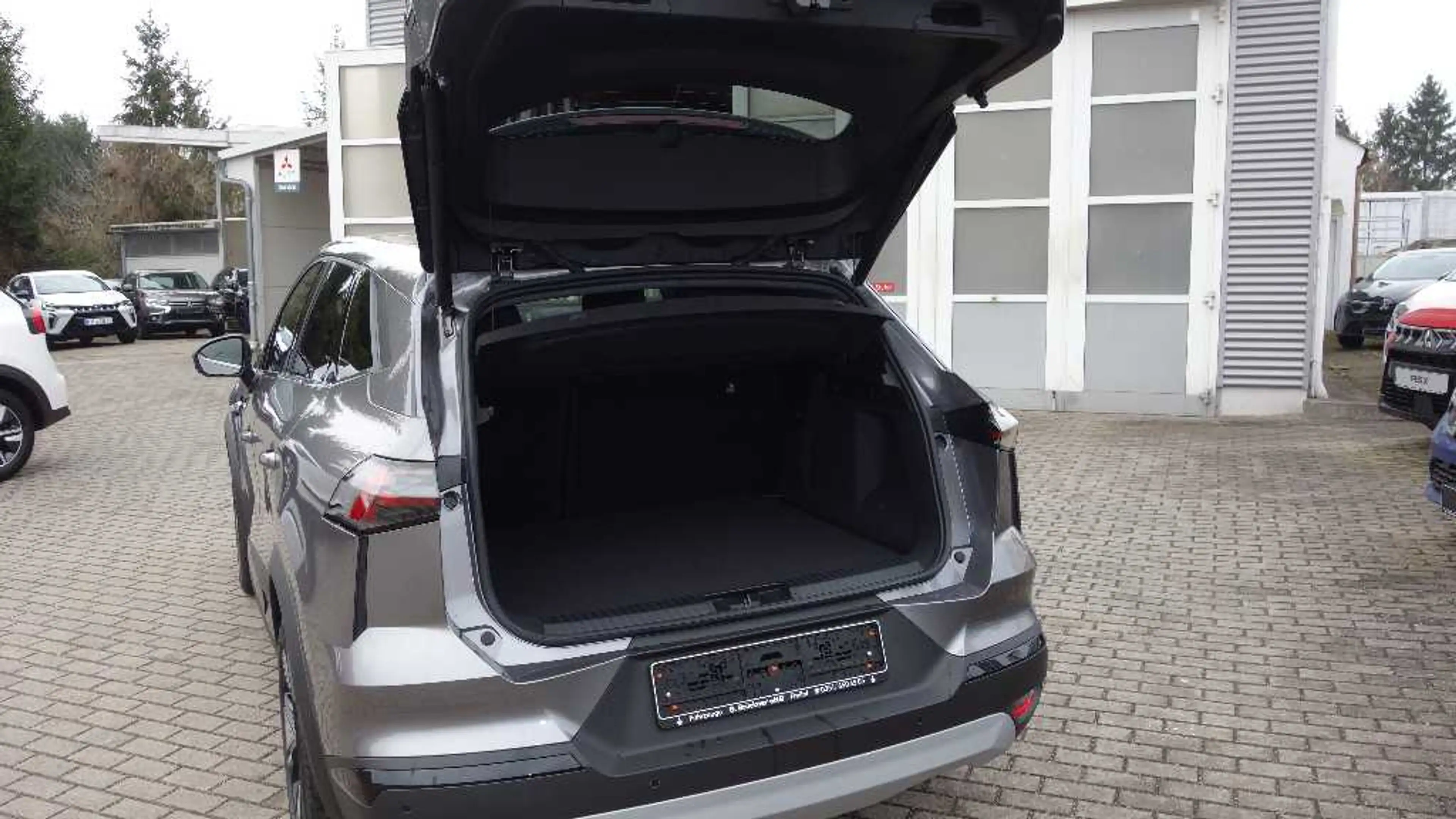 Mitsubishi Grandis Diamant Plus 1.3 T-Benziner Sitzheizung — photo 4