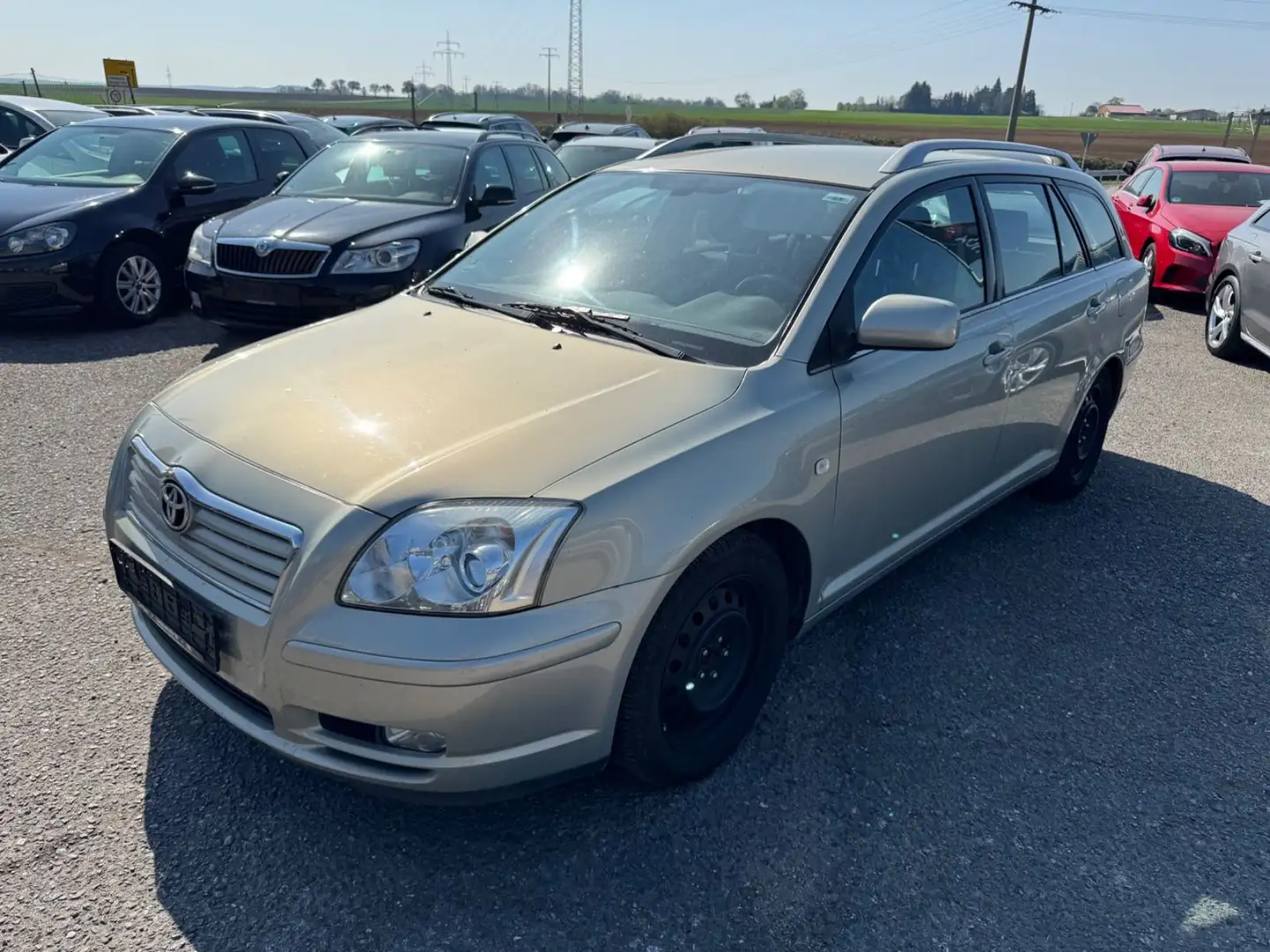 Toyota Avensis Kombi 1.8 Sol PDC Klimaautomatik 1.Hand Plateado - 1