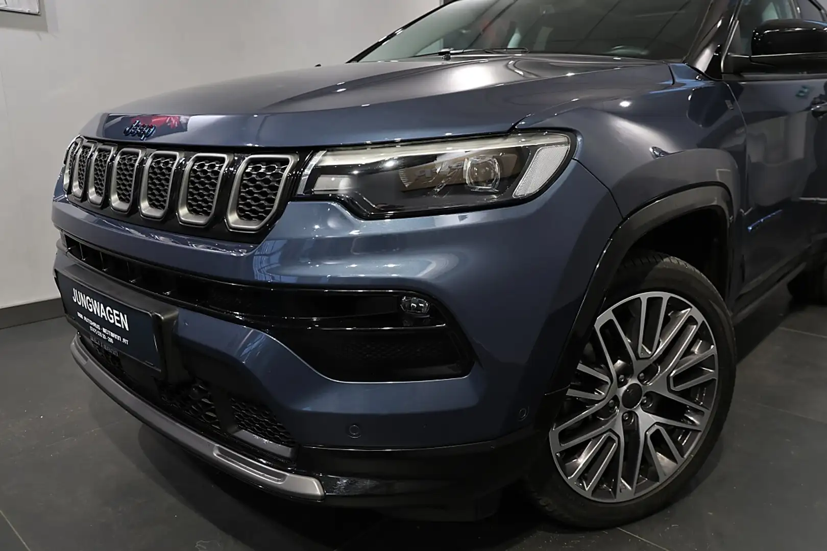 Jeep Compass 1.3 PHEV Summit 240 PS AT 4xe Blau - 2