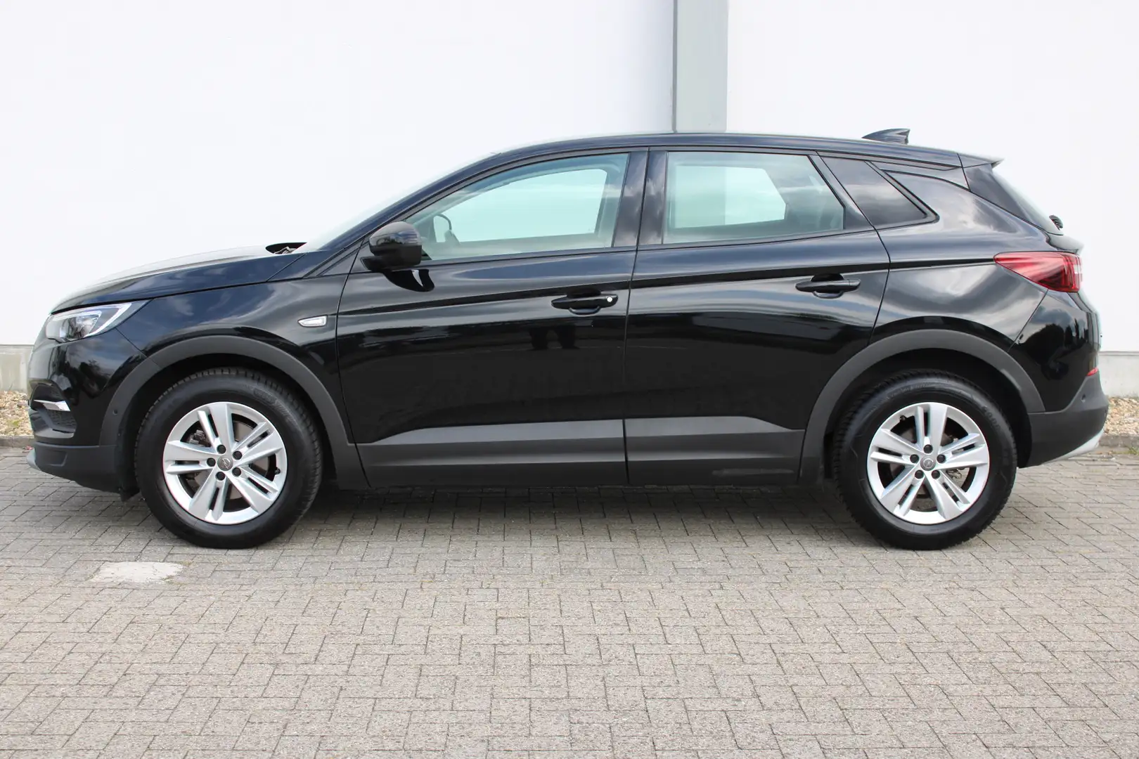 Opel Grandland X 1.2 Turbo 130 pk Elegance / Navigatie / Camera / P Zwart - 2