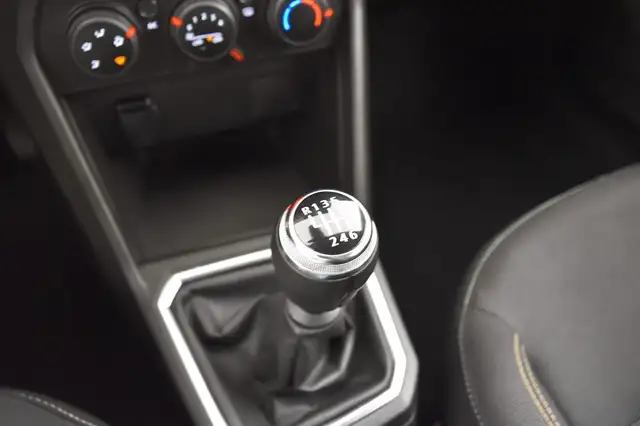 Dacia Sandero view 11
